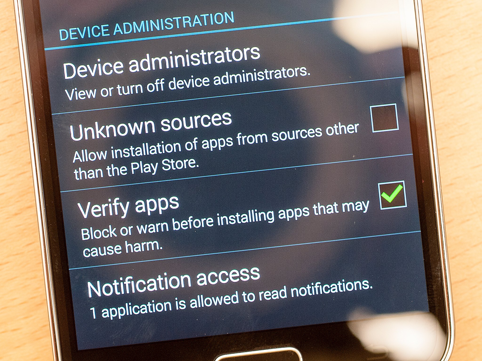 Làm thế nào để giữ cho chiếc điện thoại Android của bạn luôn bảo mật và an toàn Android-unknown-sources