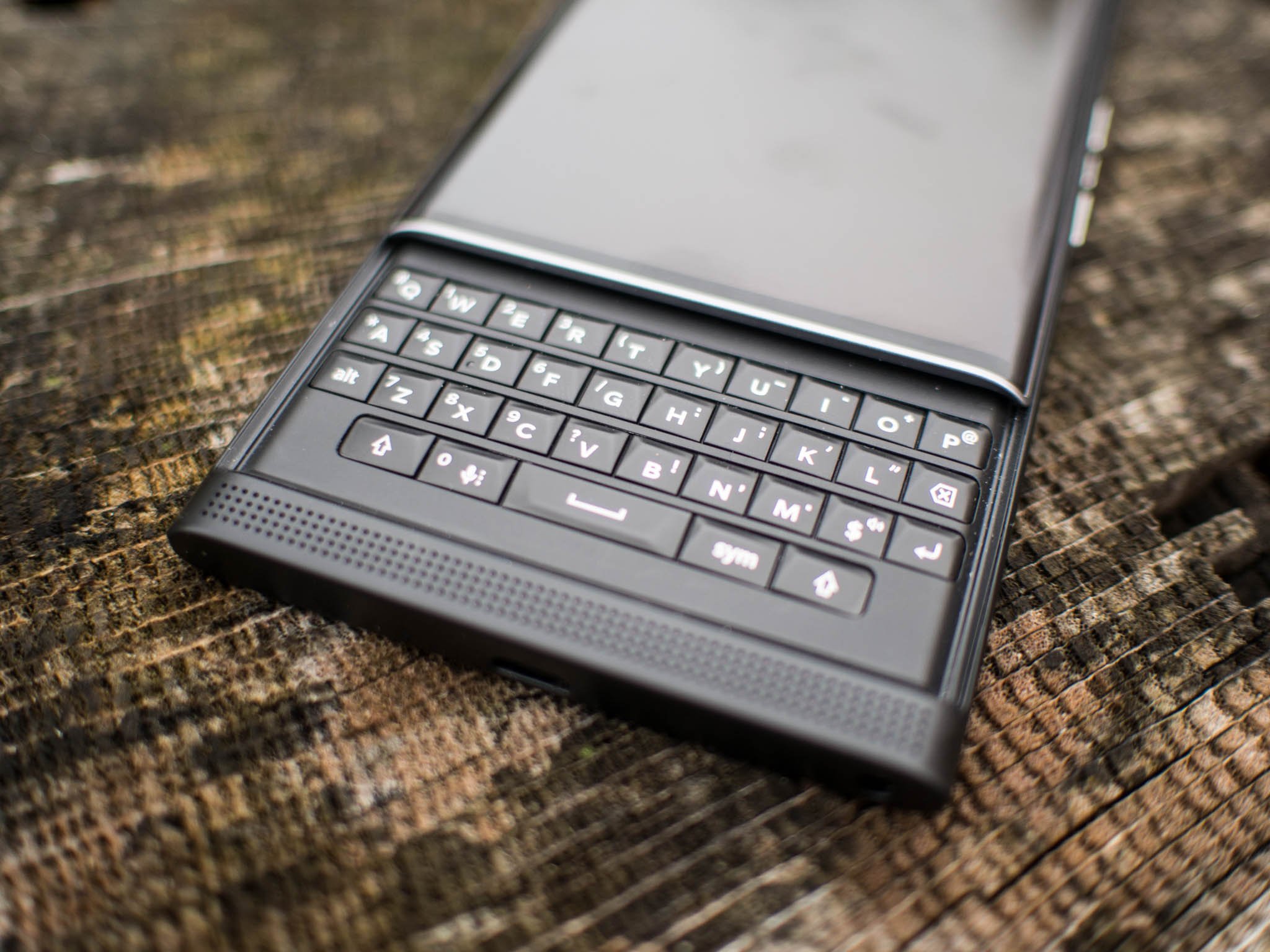 [Android Central] Đánh giá chi tiết BlackBerry Priv  Blackberry-priv-kb