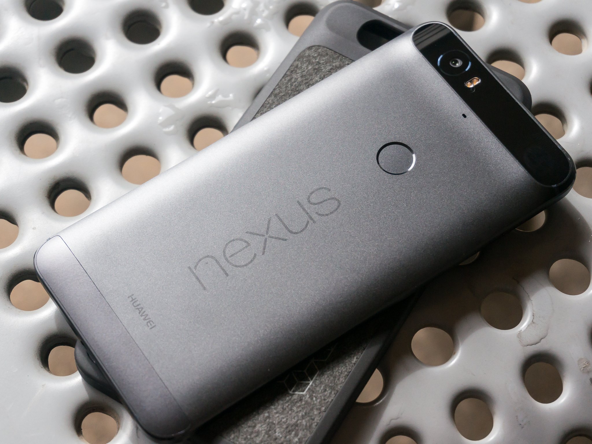 [DISCUSSION] Informations sur les mises à jour Android et la sécurité qui en découle Nexus-6P_review-2