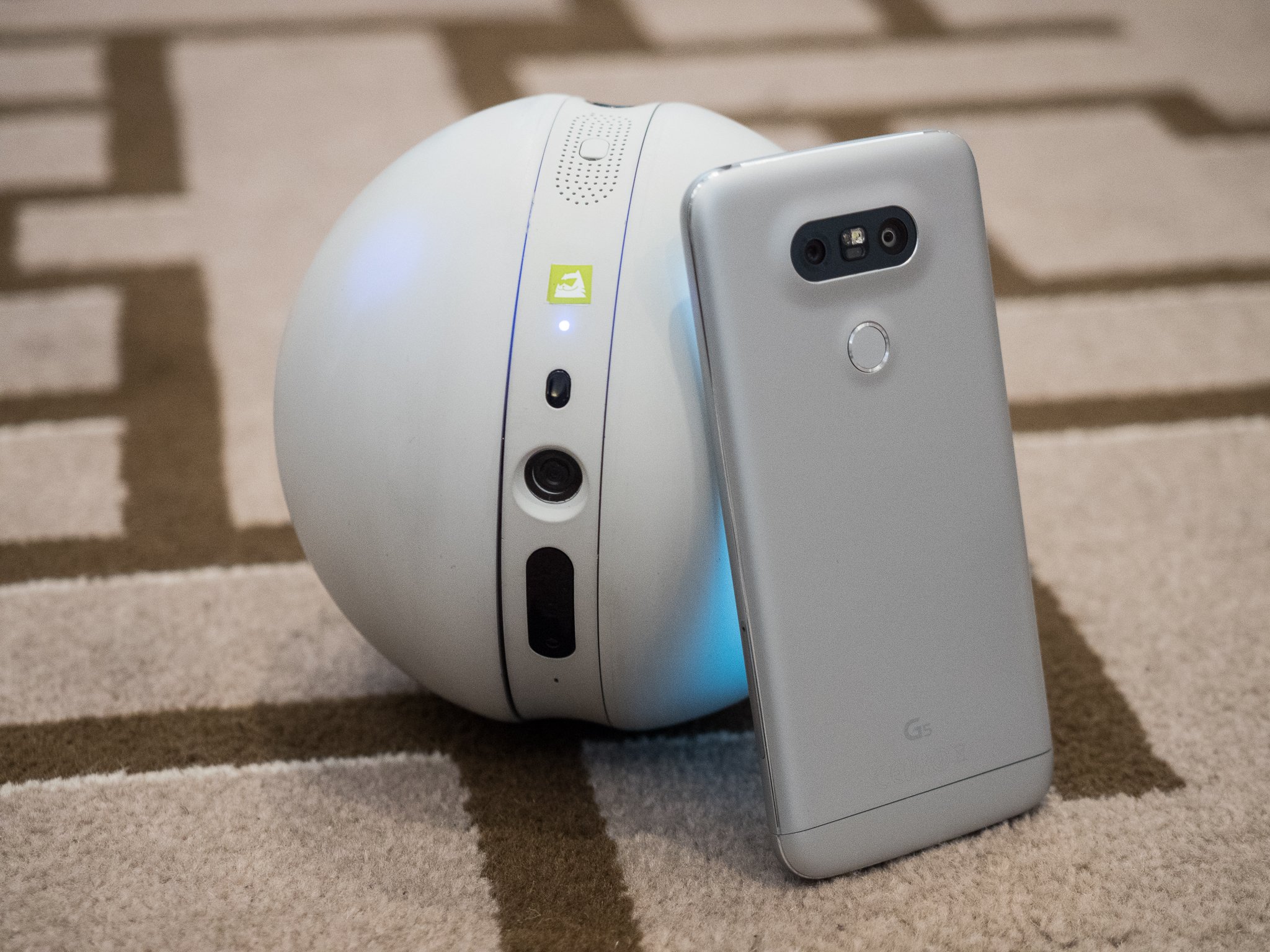 LG Rolling Bot and LG G5