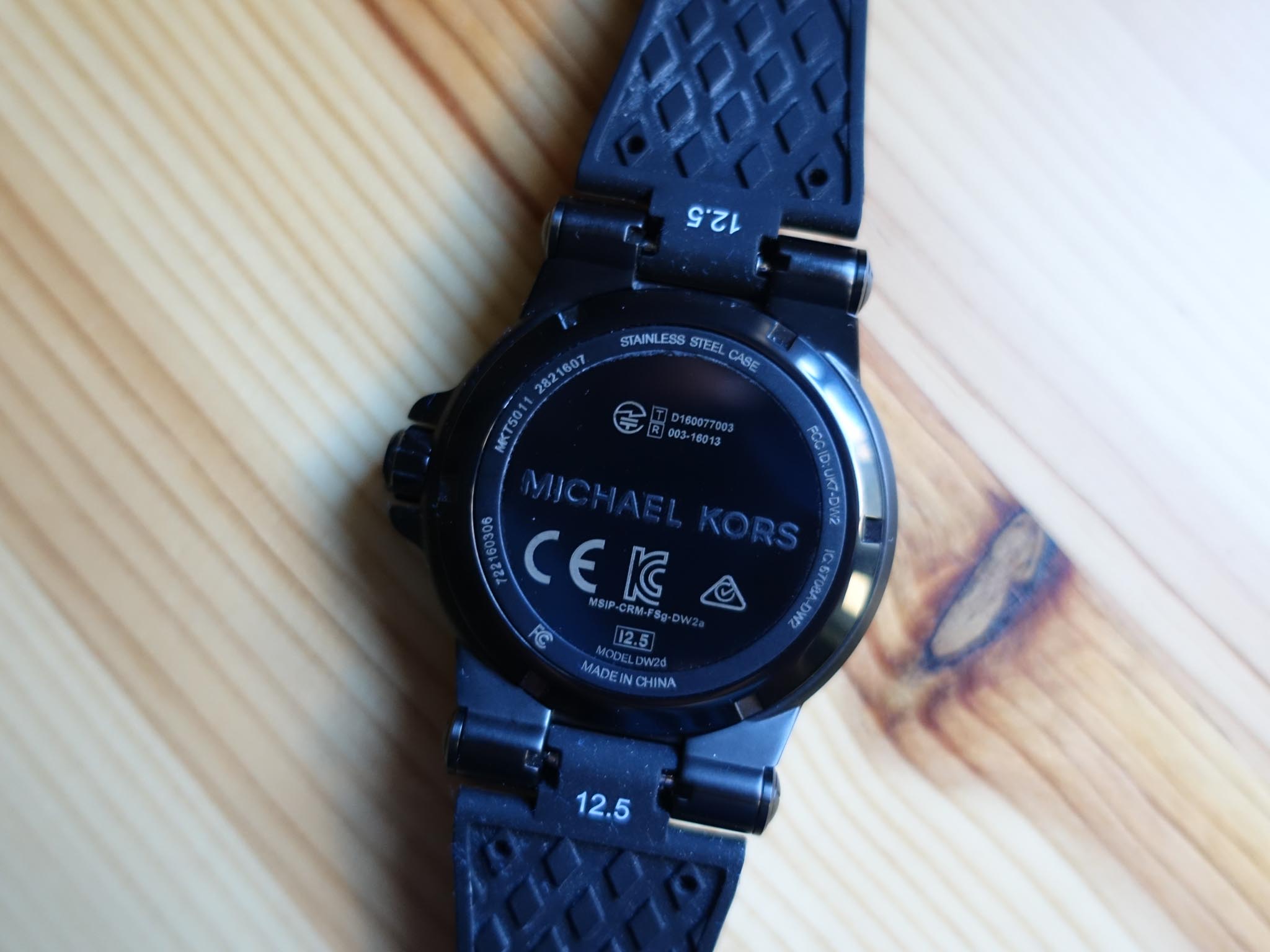 michael kors dylan smartwatch features