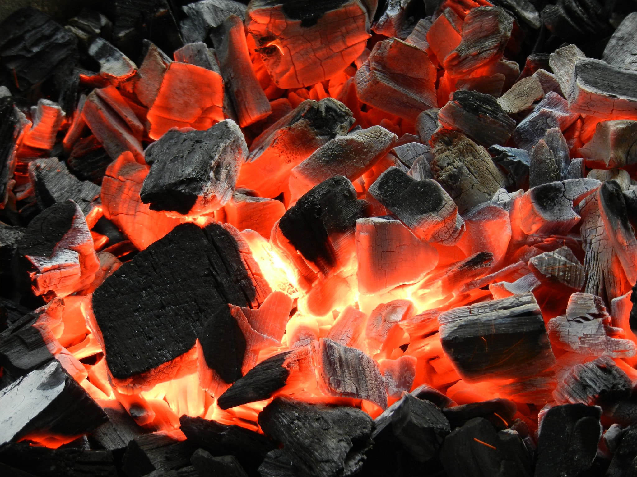 Coals, fire, QUE