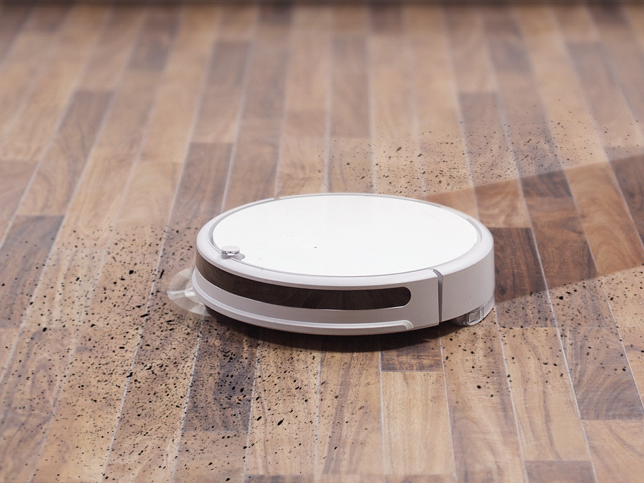 https://www.androidcentral.com/sites/androidcentral.com/files/styles/large/public/article_images/2019/02/roborock-e20-robot-vacuum-cleaner-main.jpg?itok=tJ7oNmvL