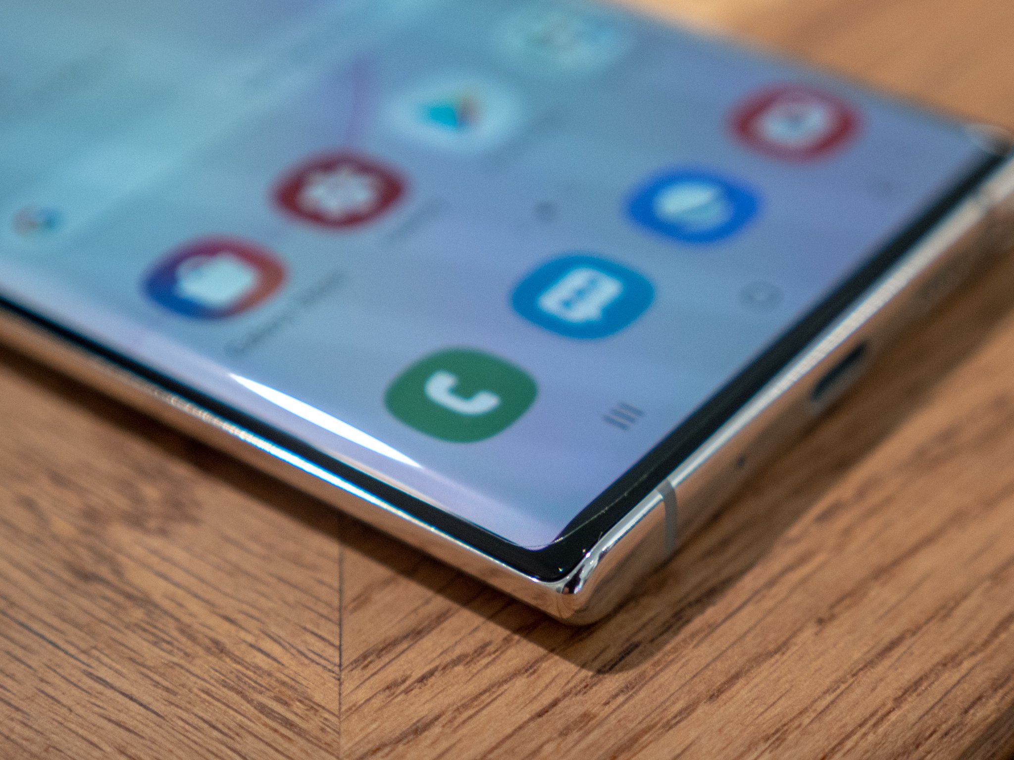 هل Galaxy Note 10 دعم USB توصيل الطاقة؟ 76