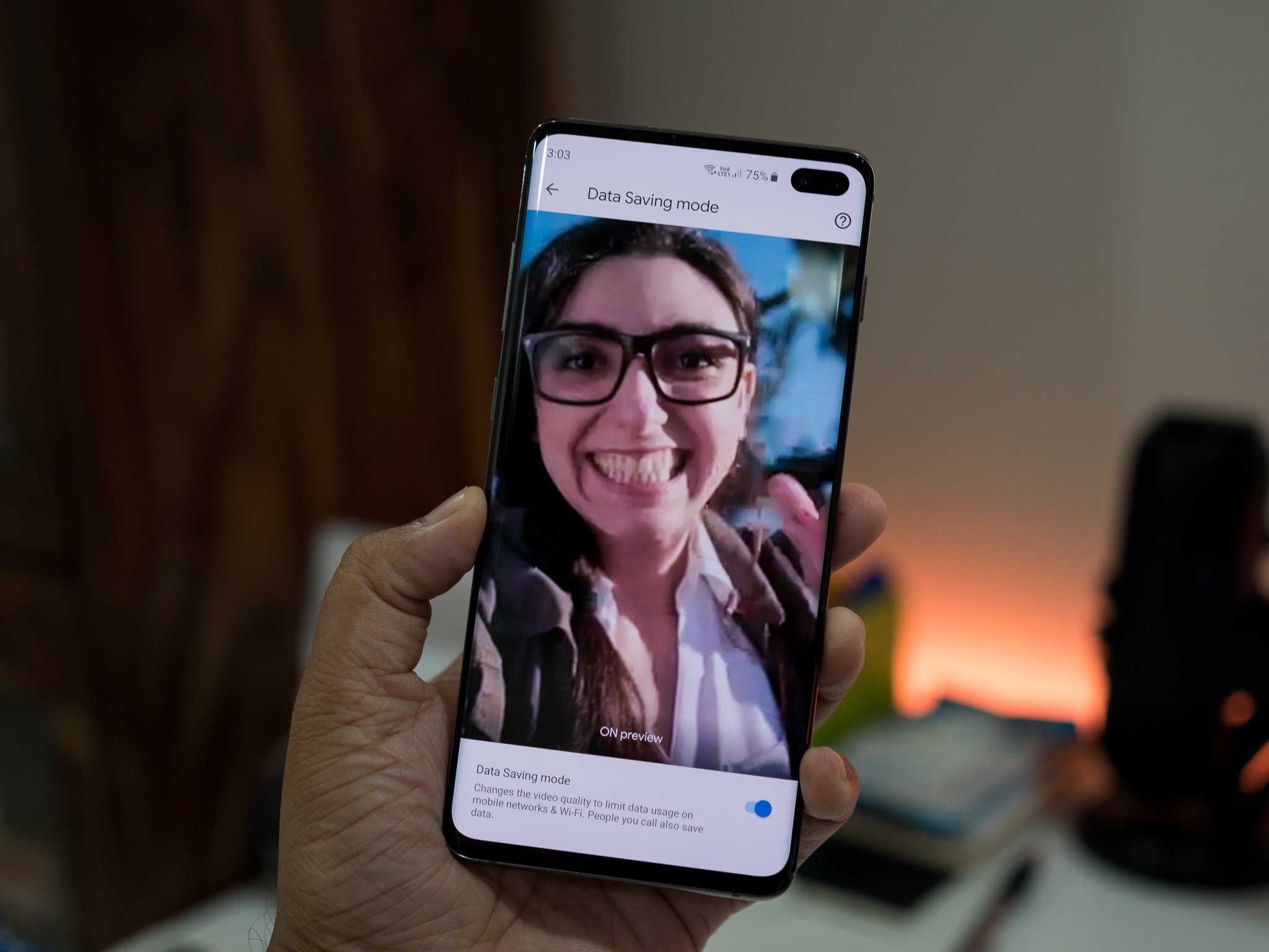 Google Duo allows you to send pre-recorded greetings. Here's how. thumbnail