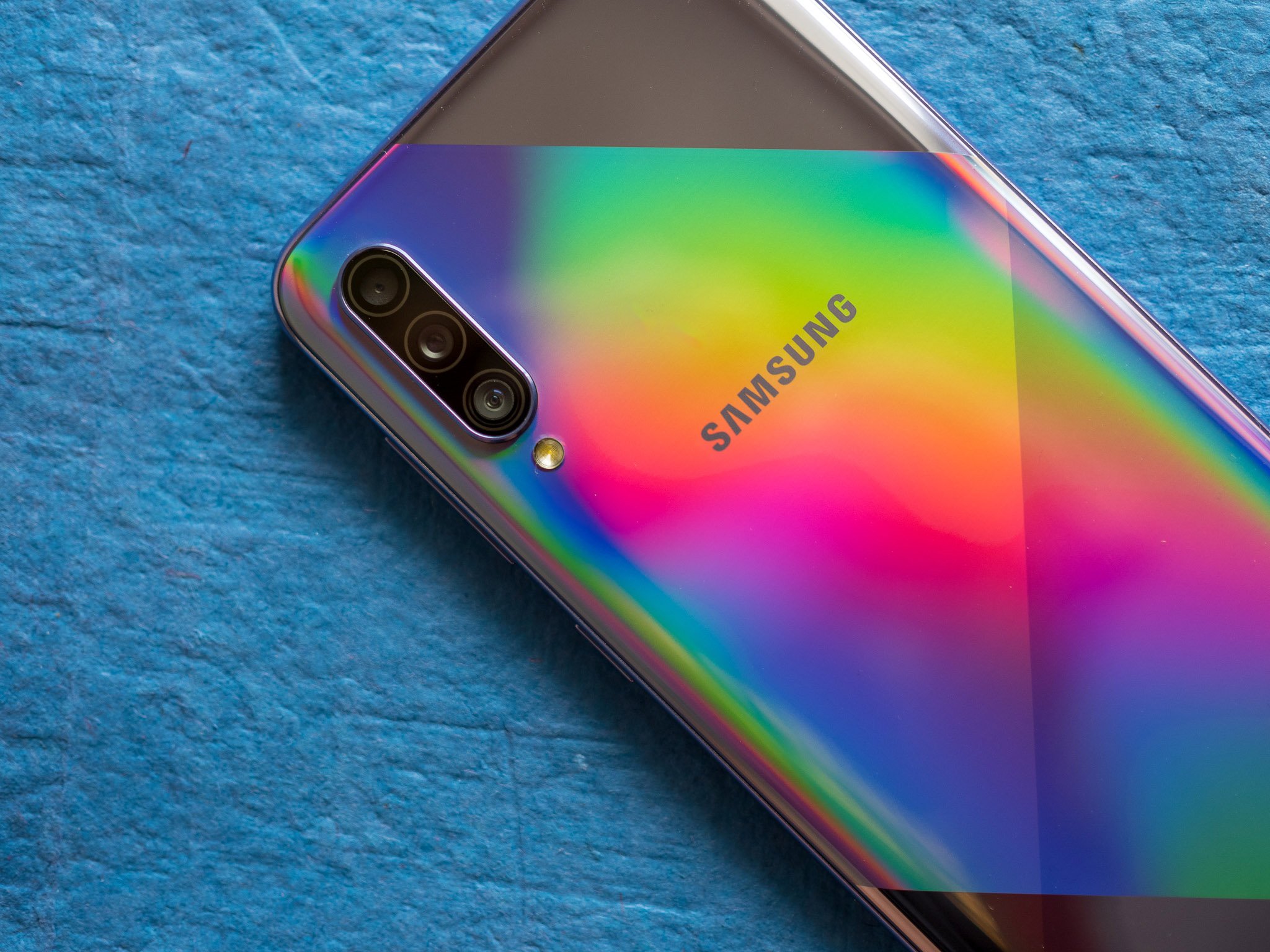 Samsung Galaxy A50s and Galaxy A30 are starting to get Android 10 thumbnail