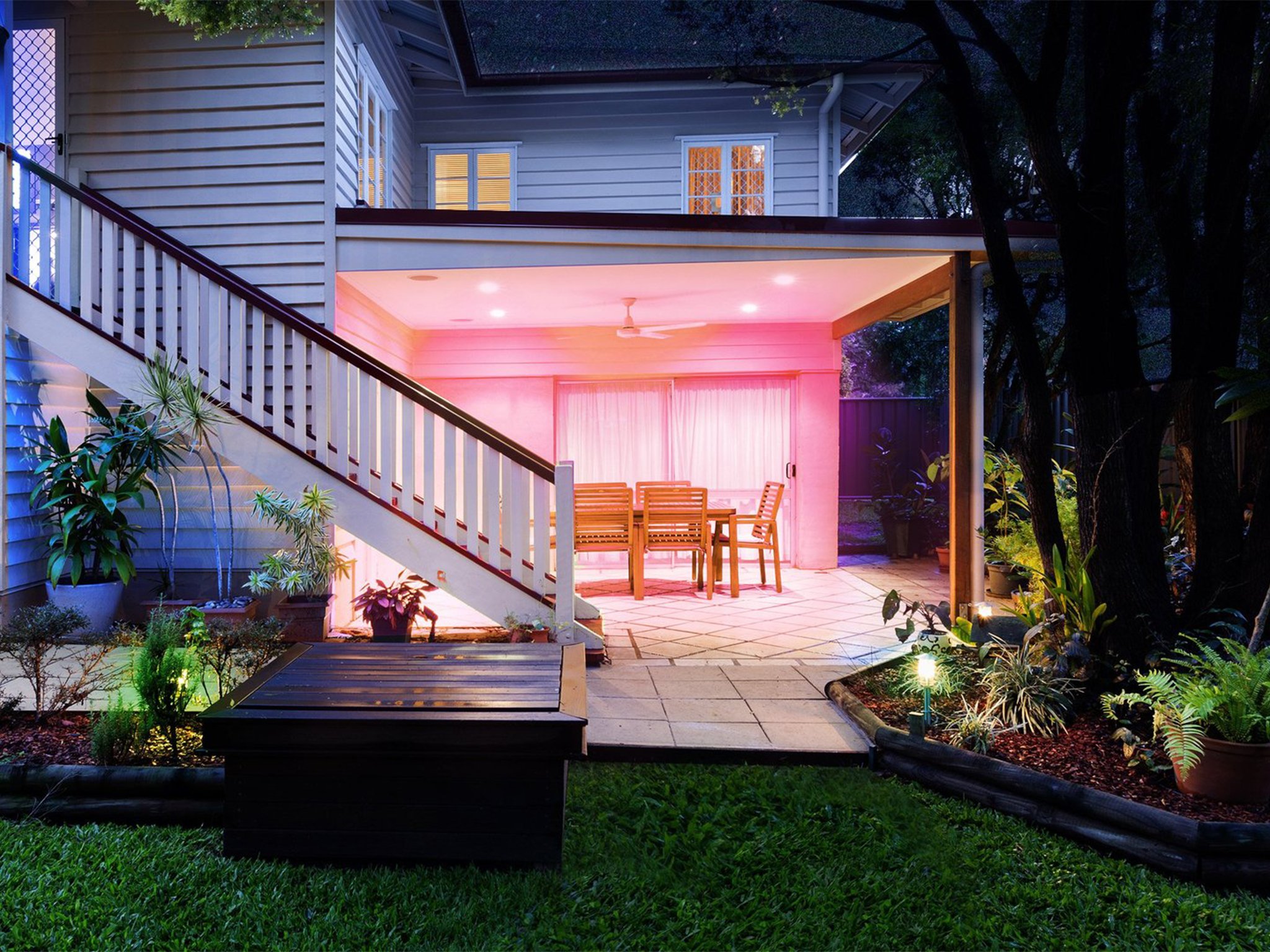 Lifx Br30s Outdoors Lifestyle