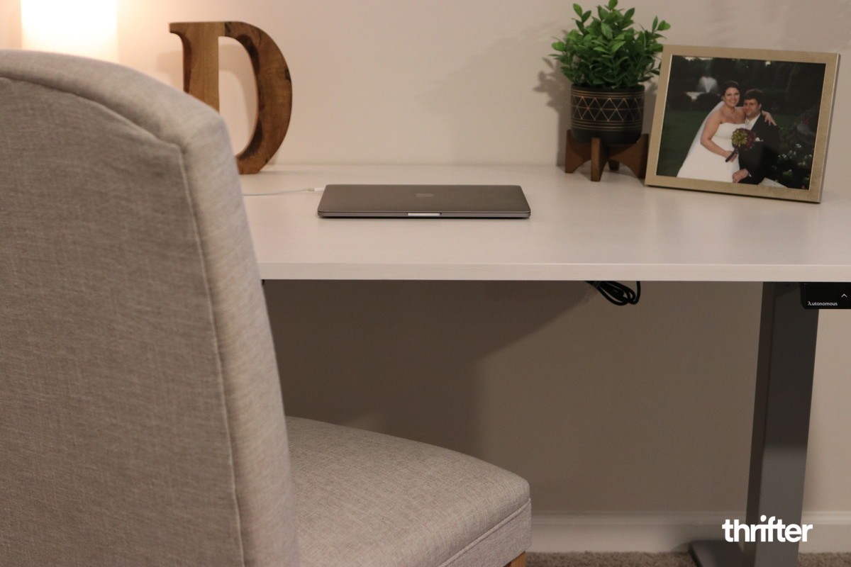 Autonomous SmartDesk white desk in home office