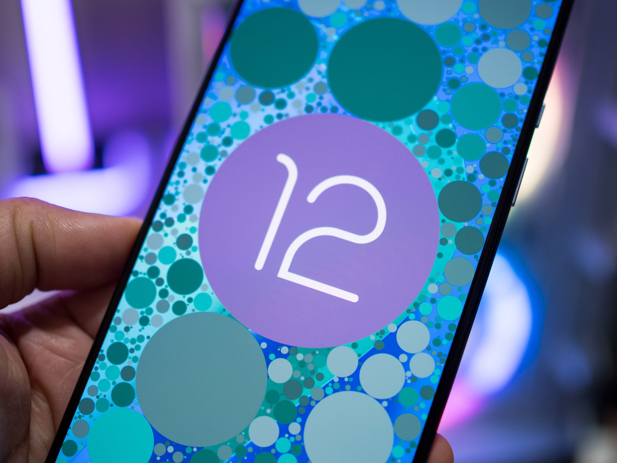 Latest Pixel 6 update blocks Android 12L beta installation