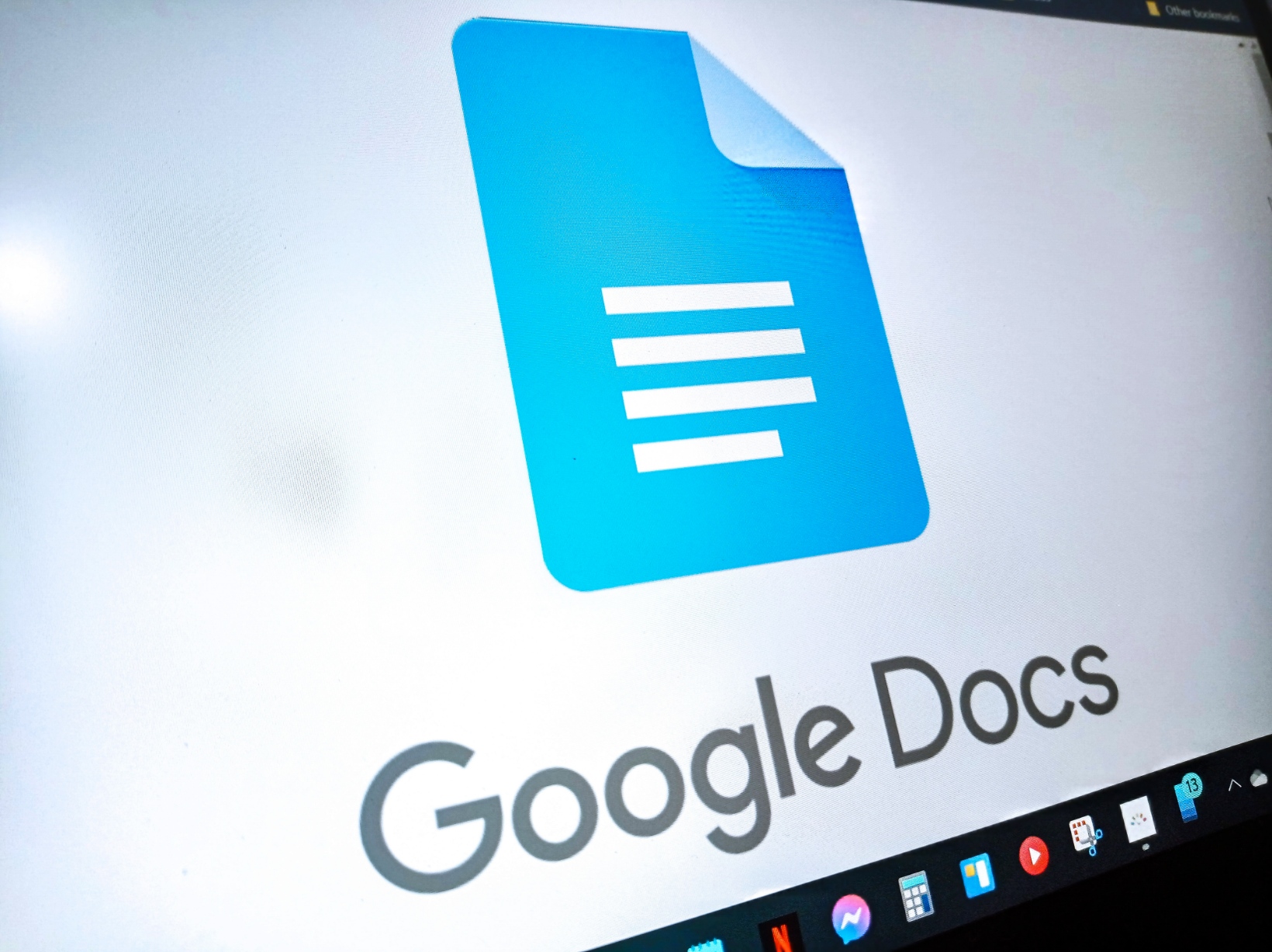 Google Docs eliminates page breaks, uses Smart Canvas to get new document summaries