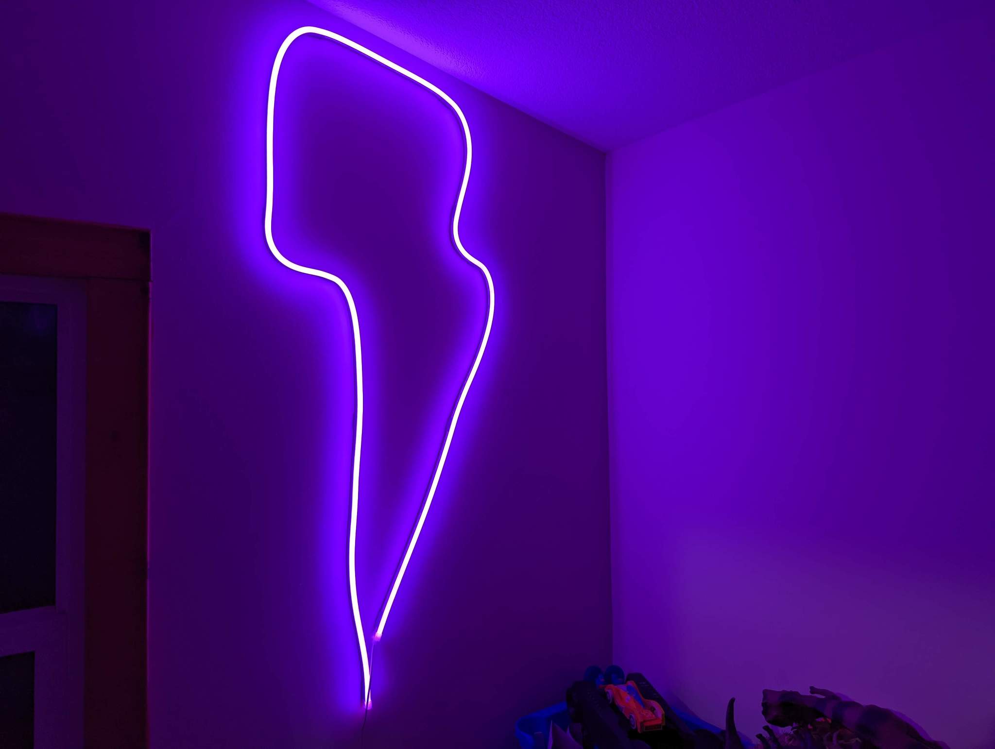 REVIEW: Govee’s Neon LED Strips meet your wishes for a fun wall light
