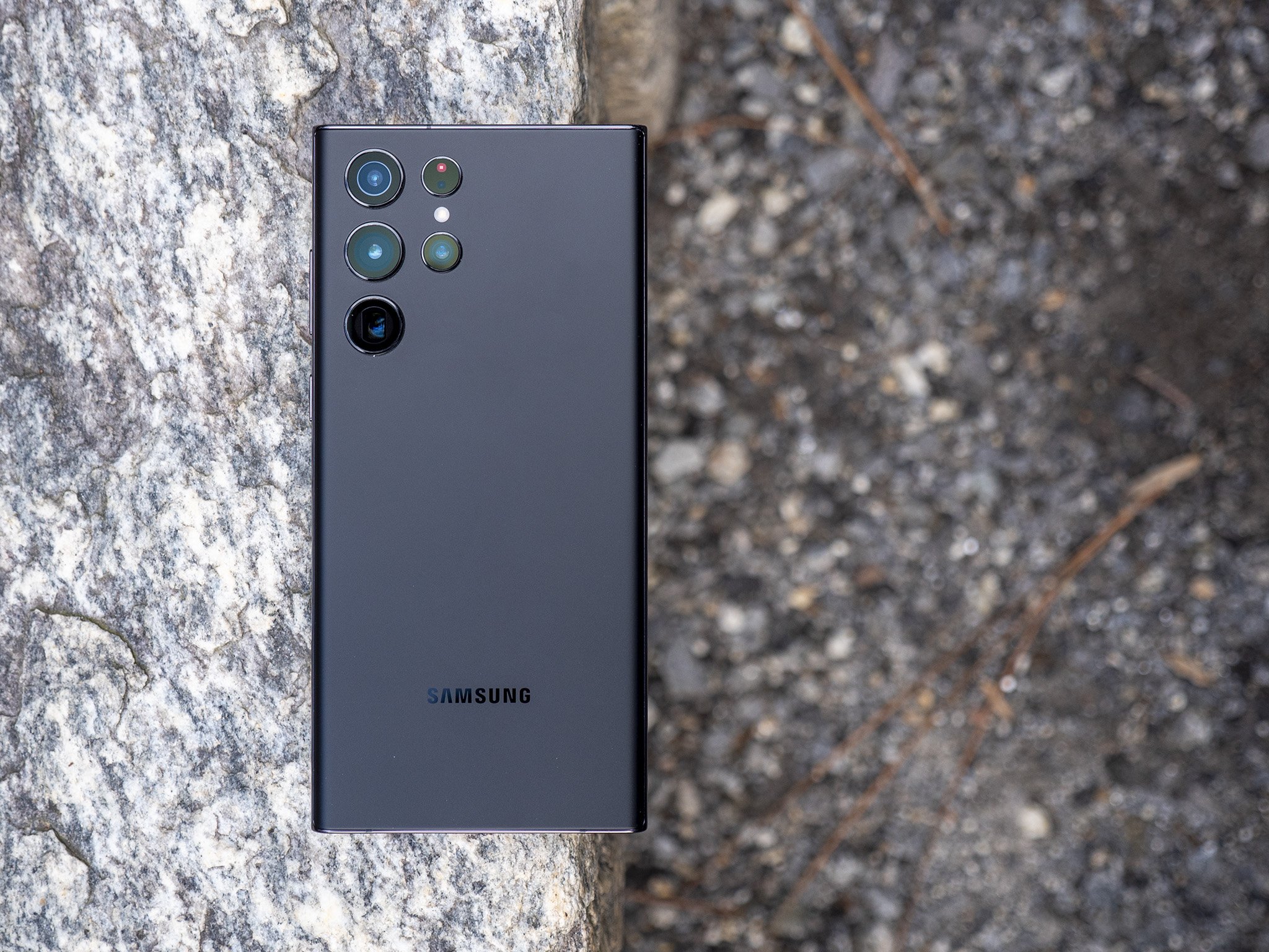 Samsung Galaxy S22 series breaks South Korean pre-order record