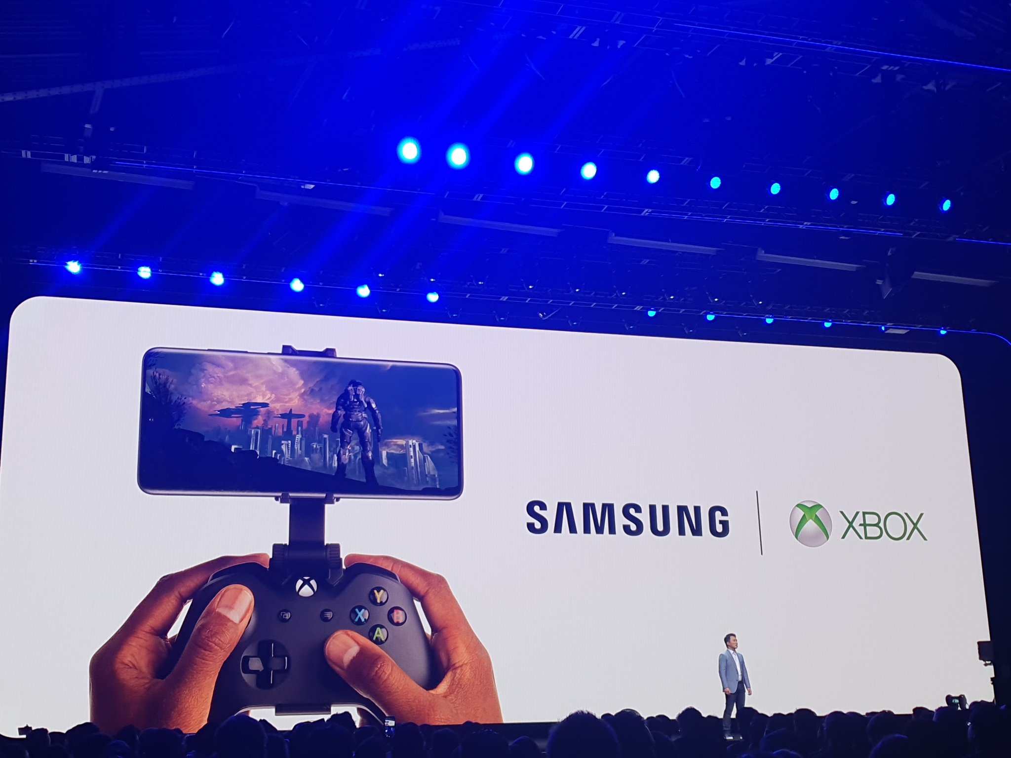 Microsoft teaming up with Samsung for gaming and XCloud could be HUGE thumbnail