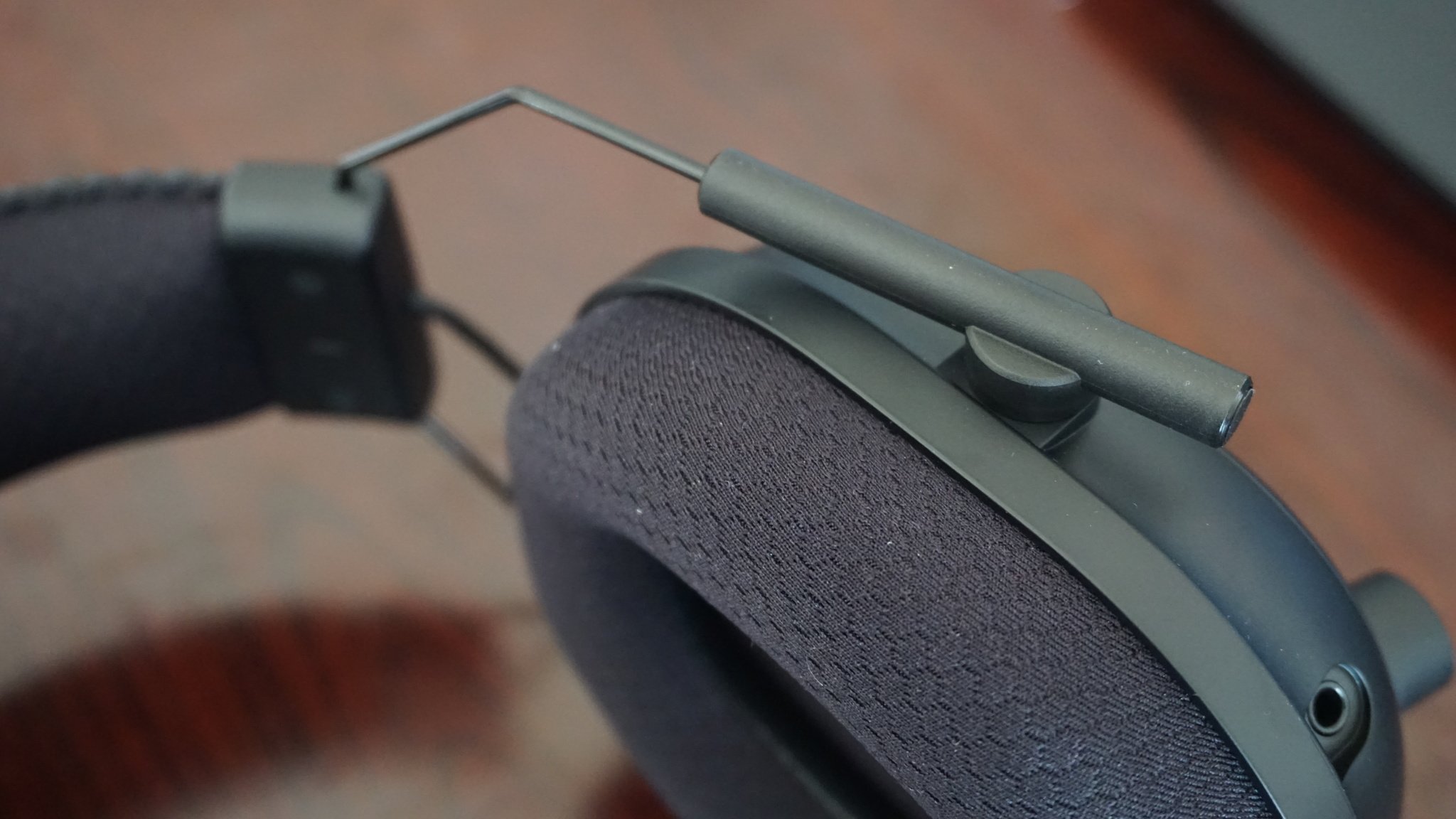 Razer Blackshark V2 Pro Headset Closeup Adjustment