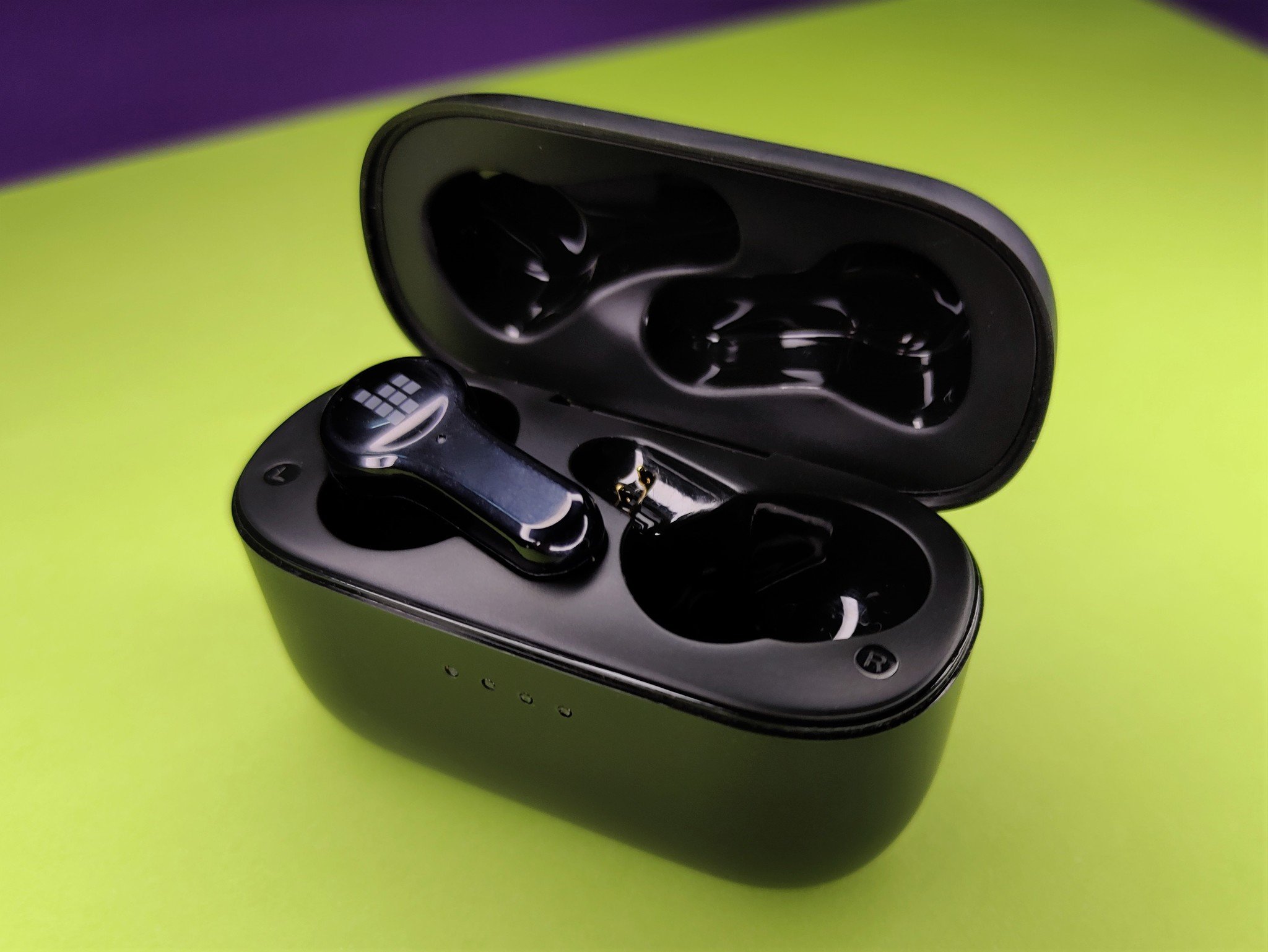 Tronsmart Onyx Apex True Wireless Earbuds Lifestyle