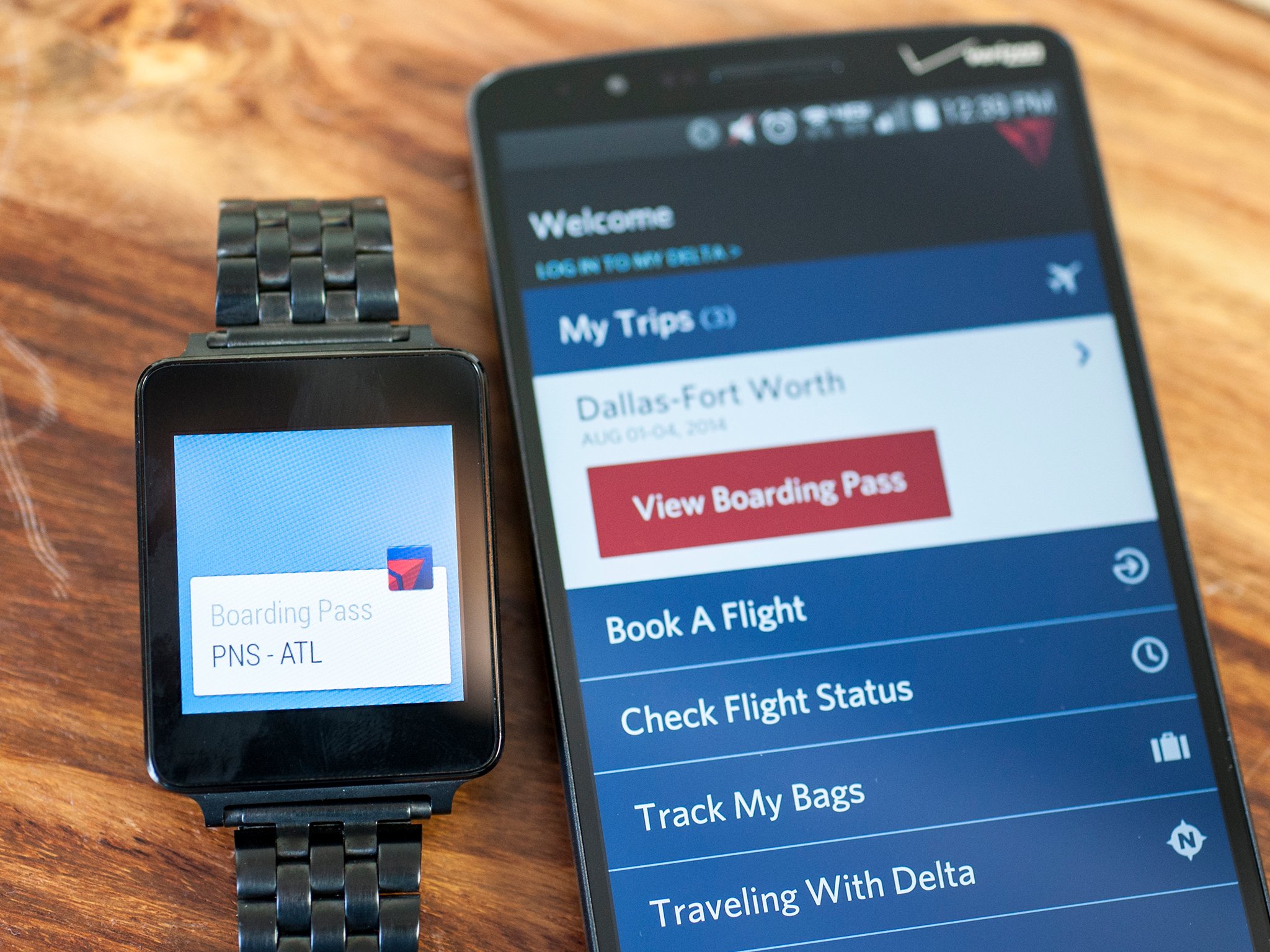 Hey, look. I have a mobile boarding pass available. On my watch.