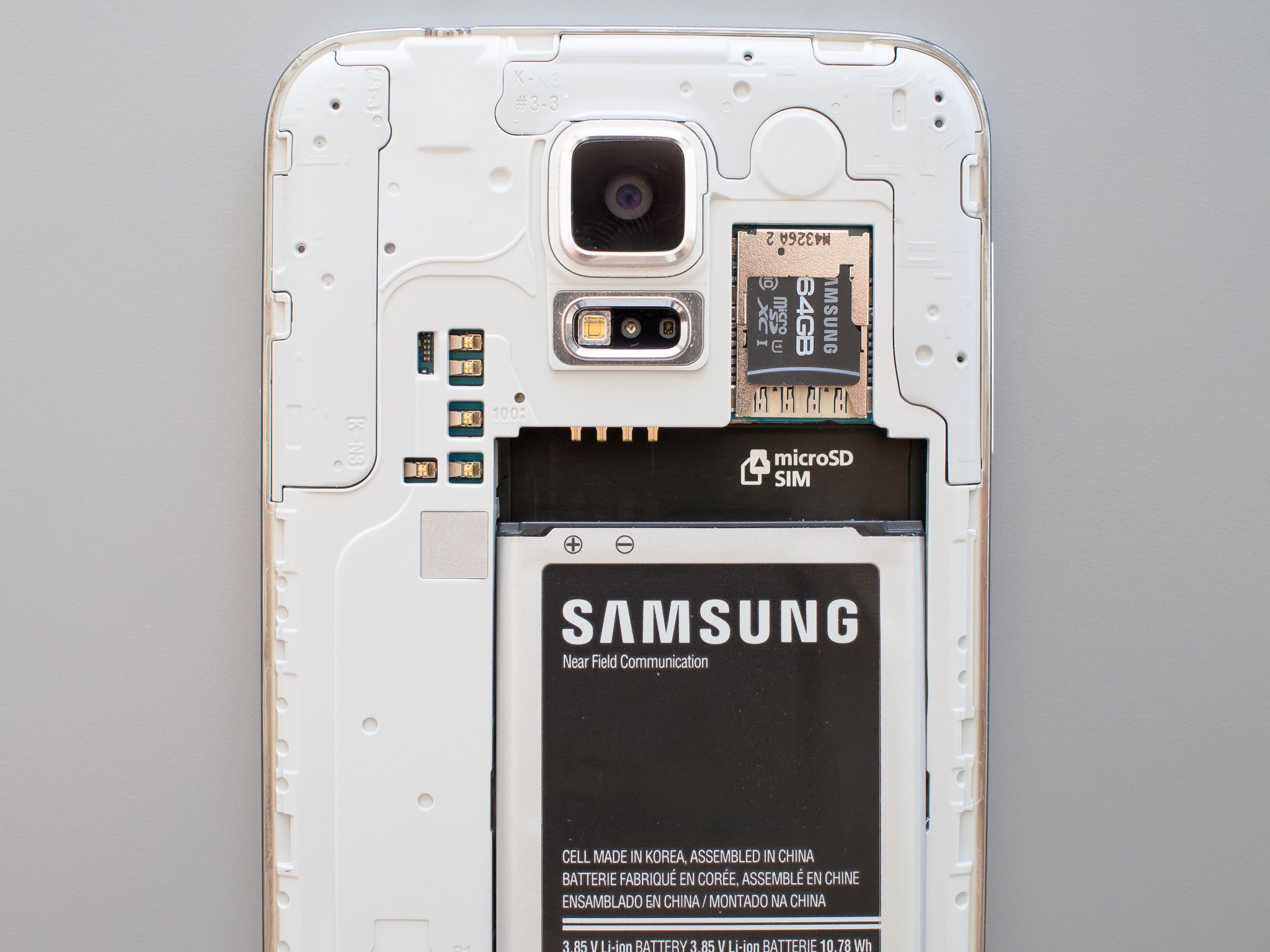 How To Insert Memory Card - Samsung Galaxy S5 - Prime ...