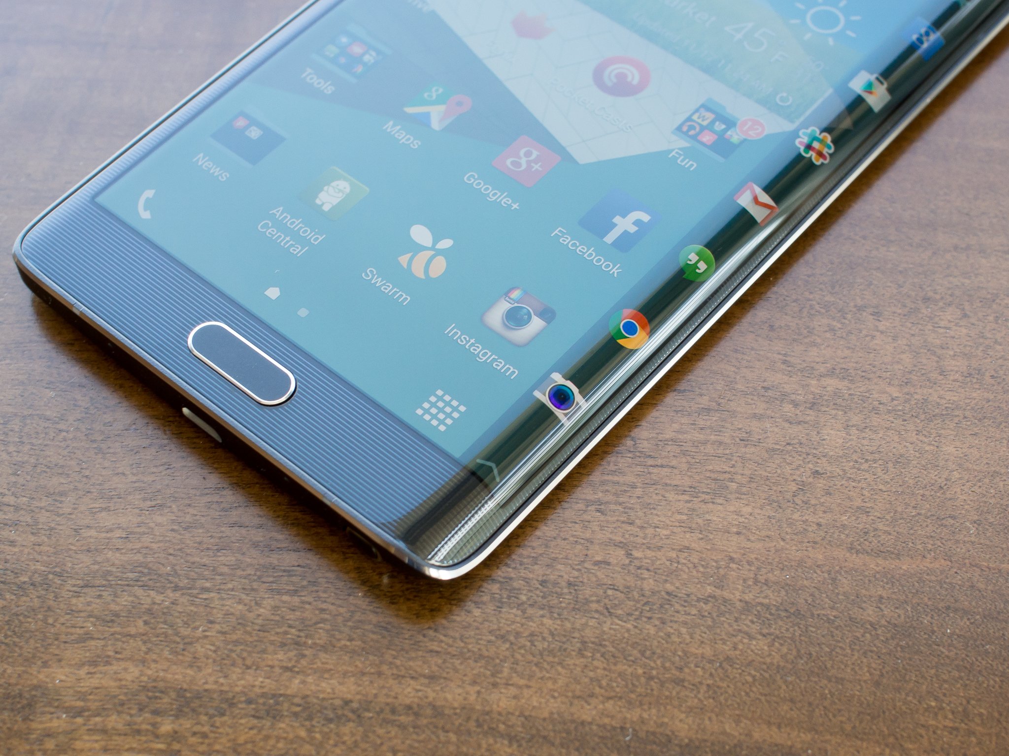 Samsung Galaxy Note Edge on table