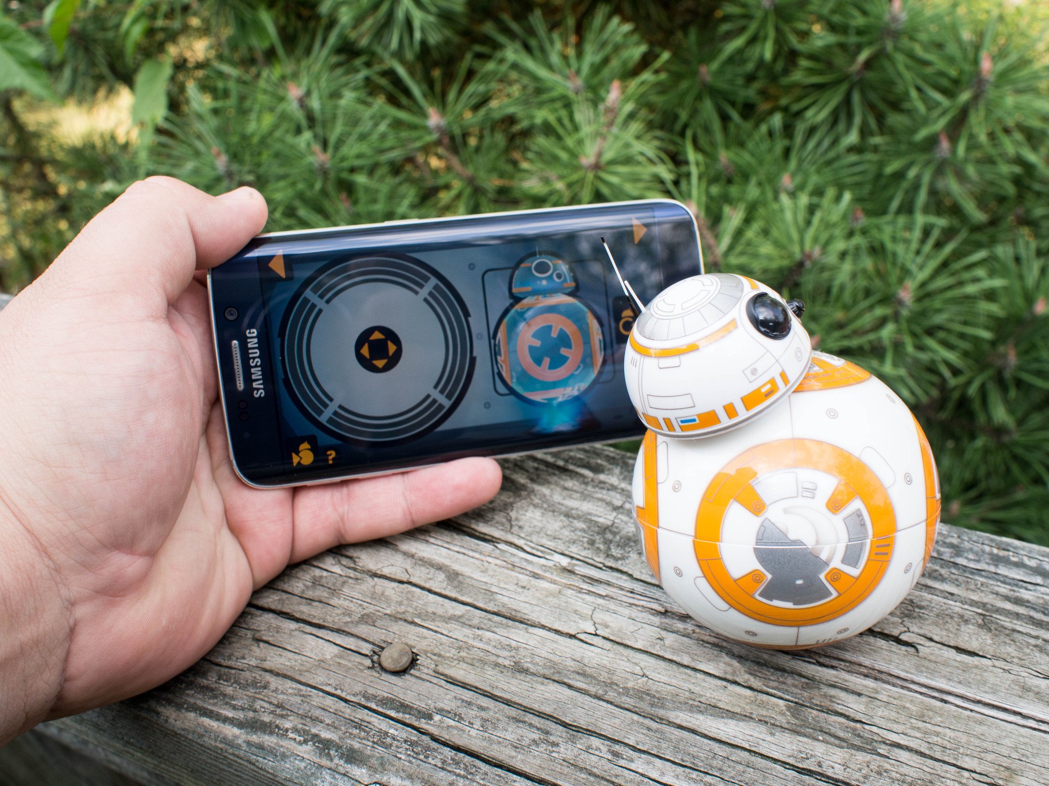 Sphero&#39;s BB-8 gets support for voice commands on Android