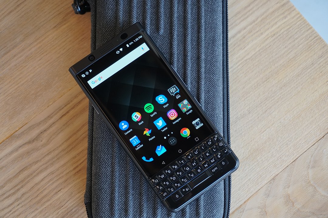 blackberry-keyone-black7.jpg?itok=Yg5qUW