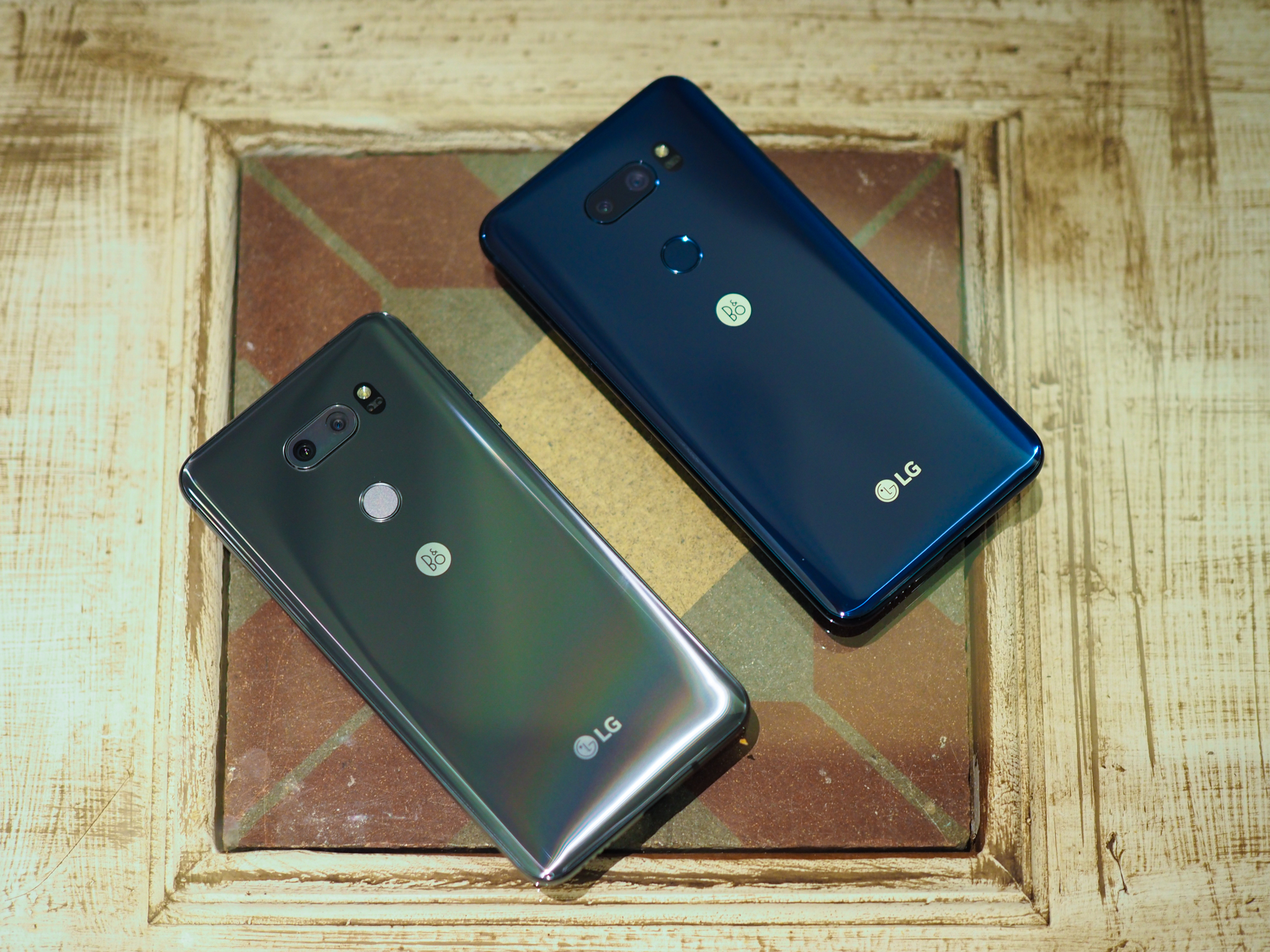 LG V30 and V30S