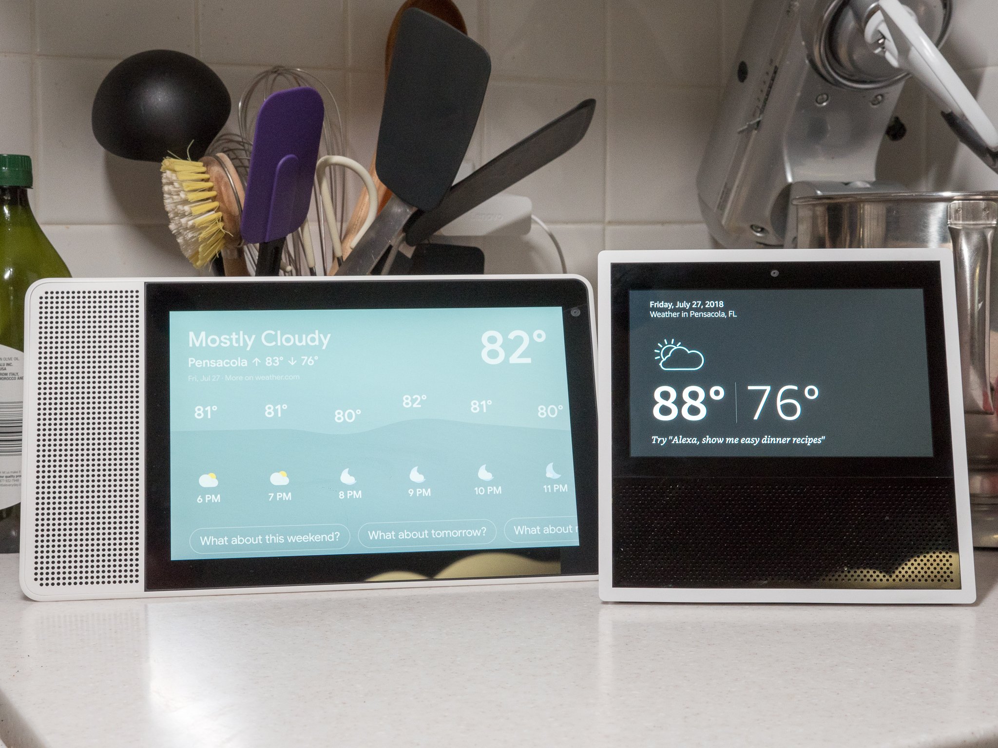 Lenovo Smart Display and Amazon Echo Show