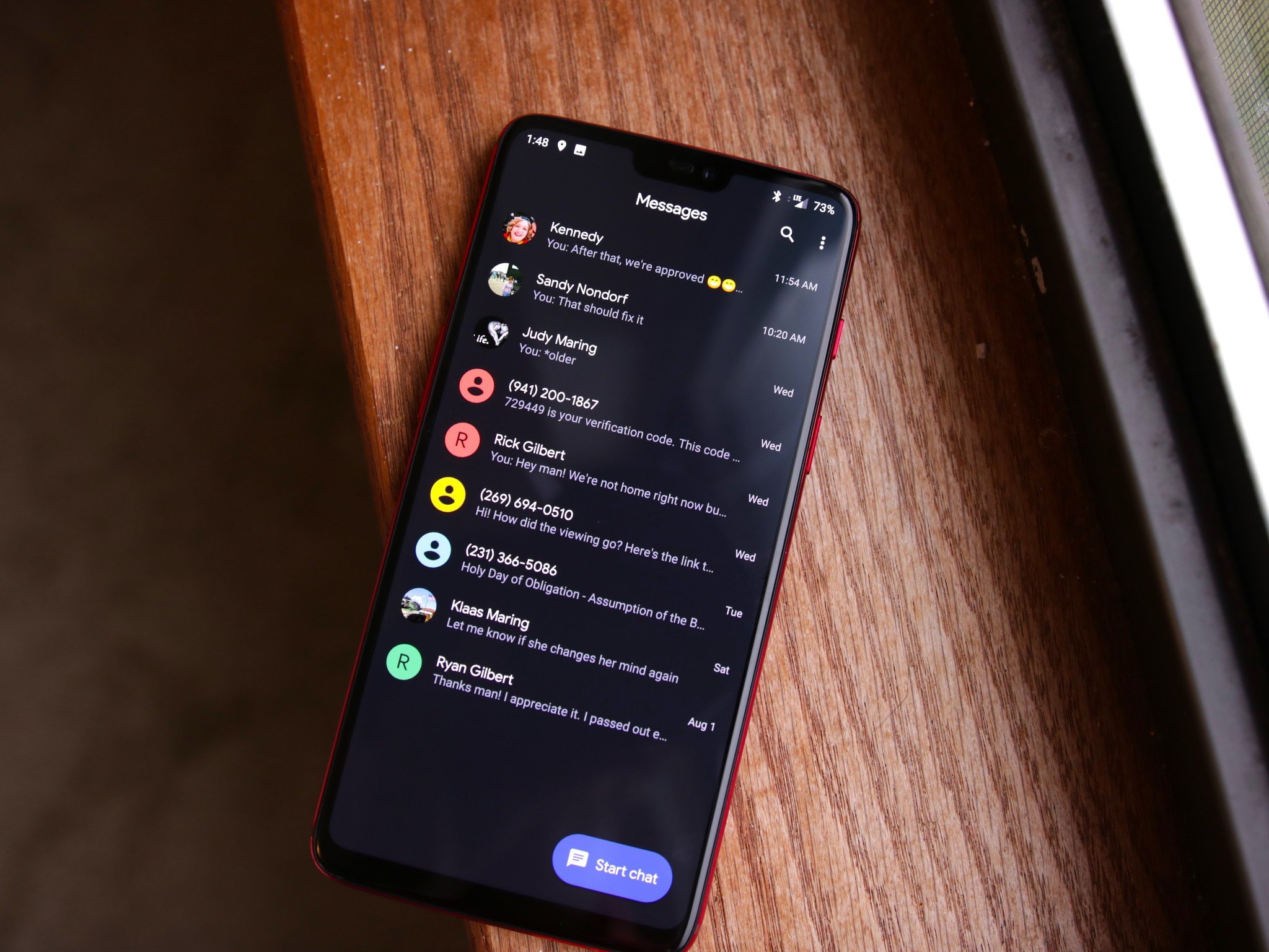 Android Messages with a dark theme 