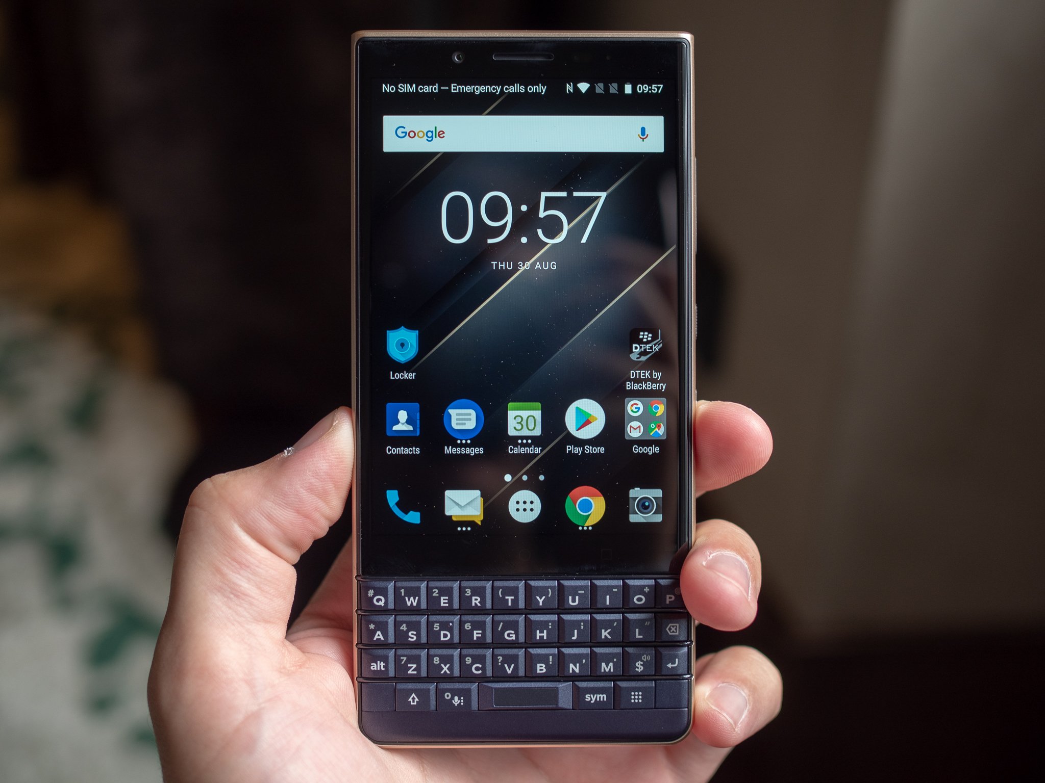 BlackBerry KEY2 LE hands-on: A $399 ticket to the hardware keyboard