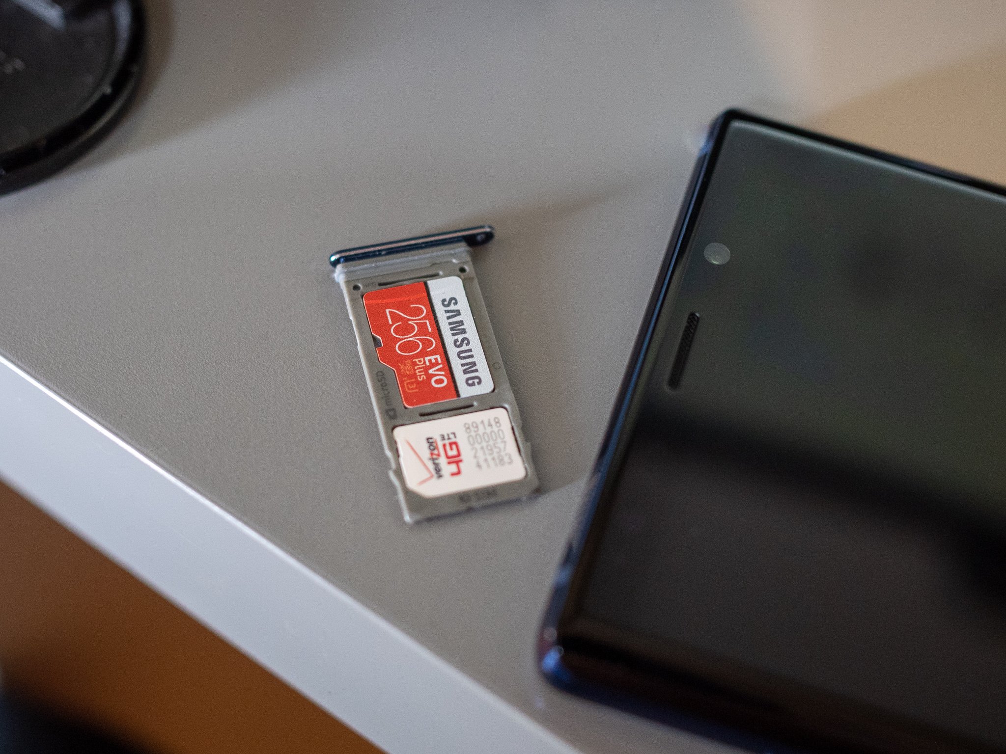 Galaxy Note 9 with a MicroSD card