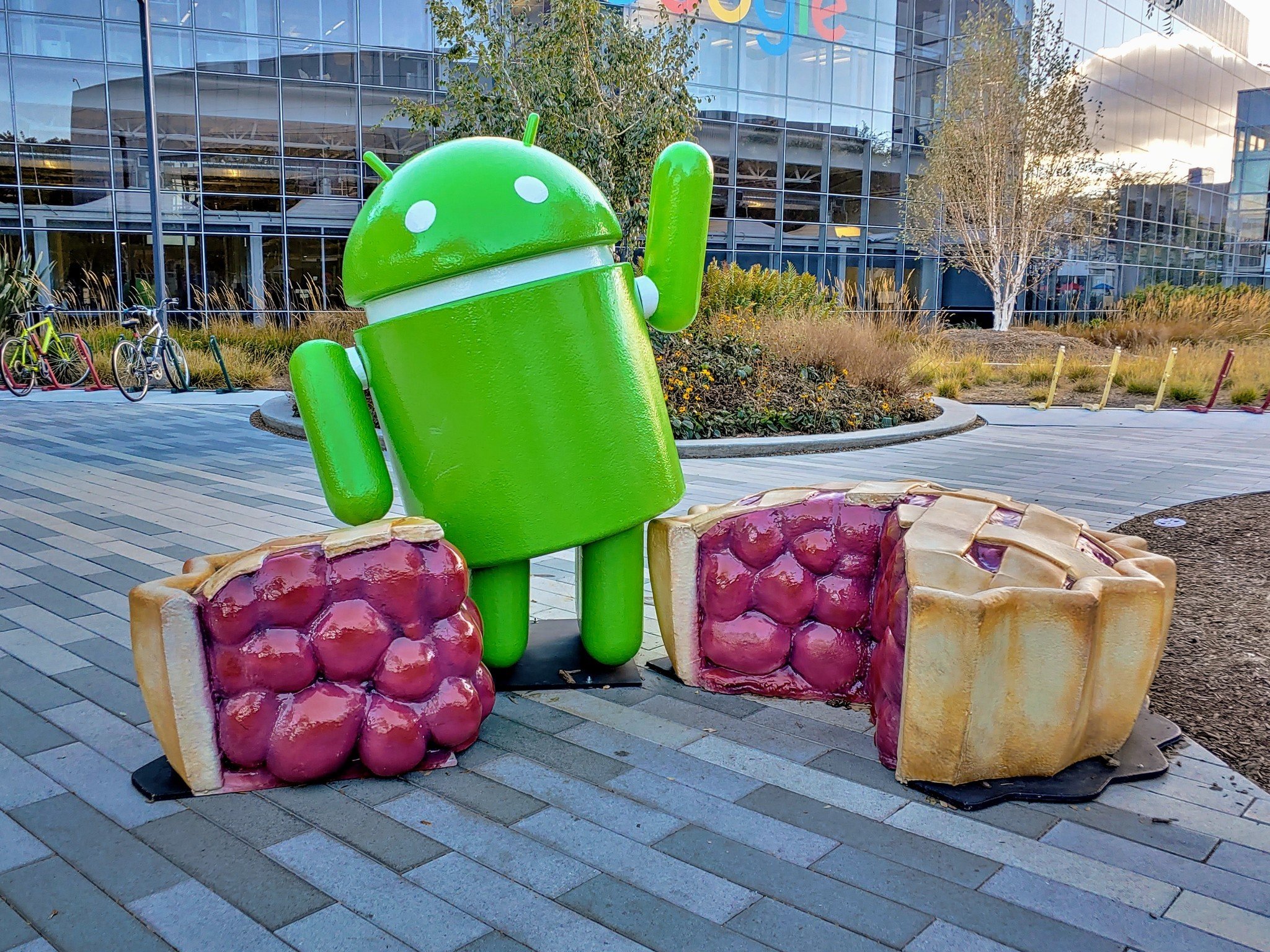 Android Pie statue at the Googleplex
