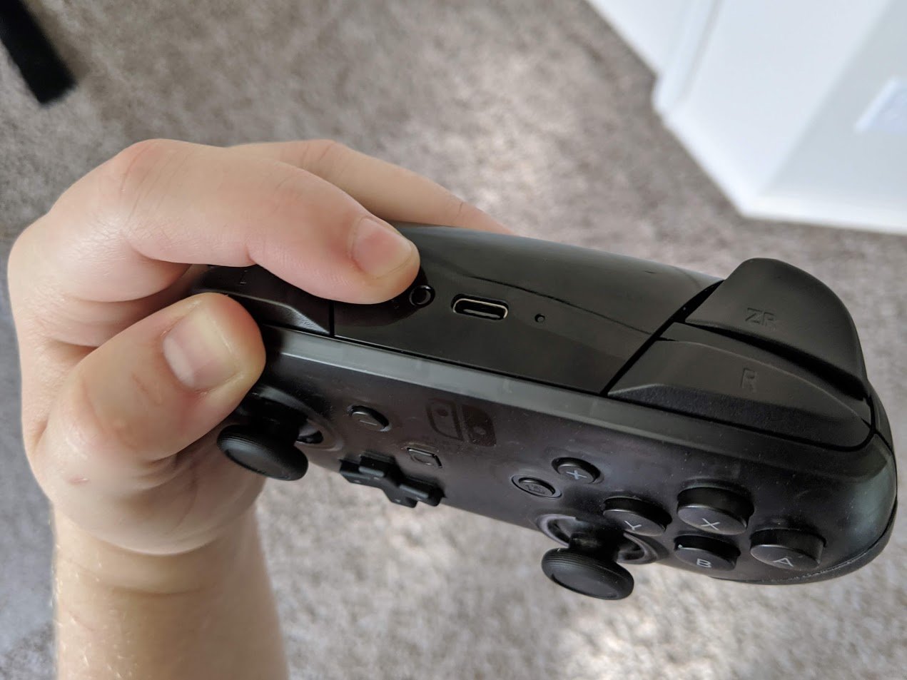 Pressing the sync button on Pro Controller
