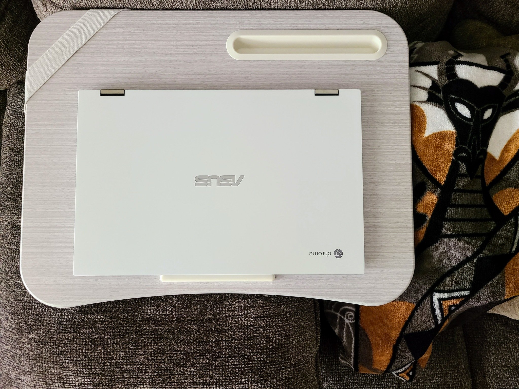 Asus Chromebook Flip C436 Review Lapdesk Closed