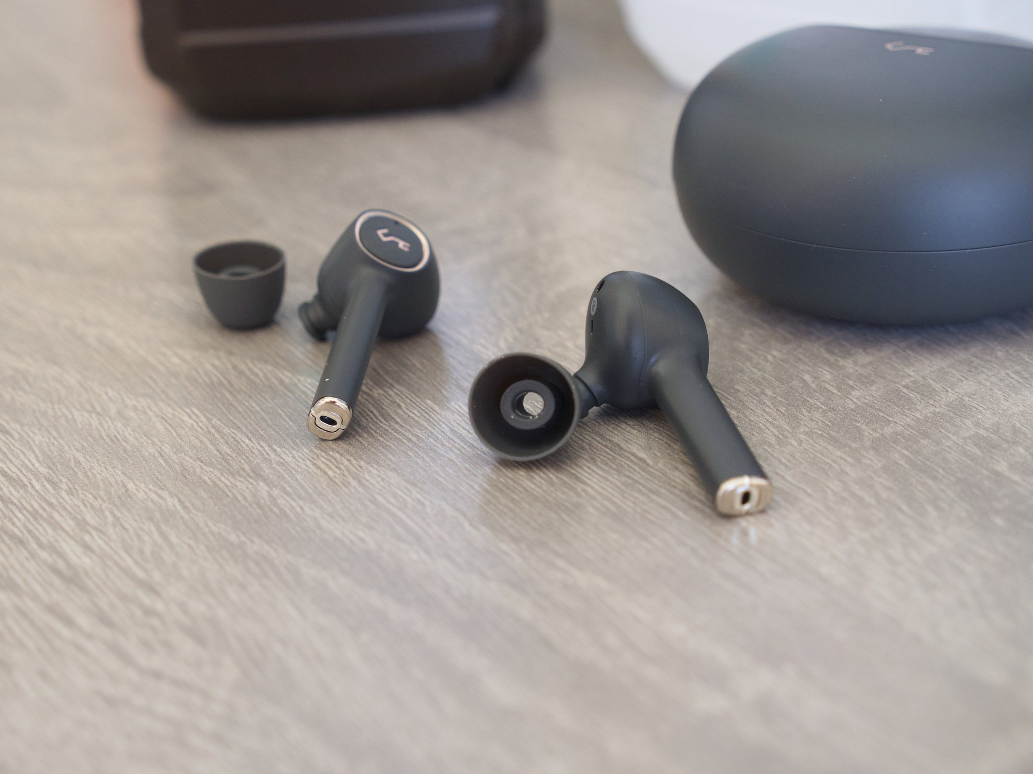 How To Clean Earbuds