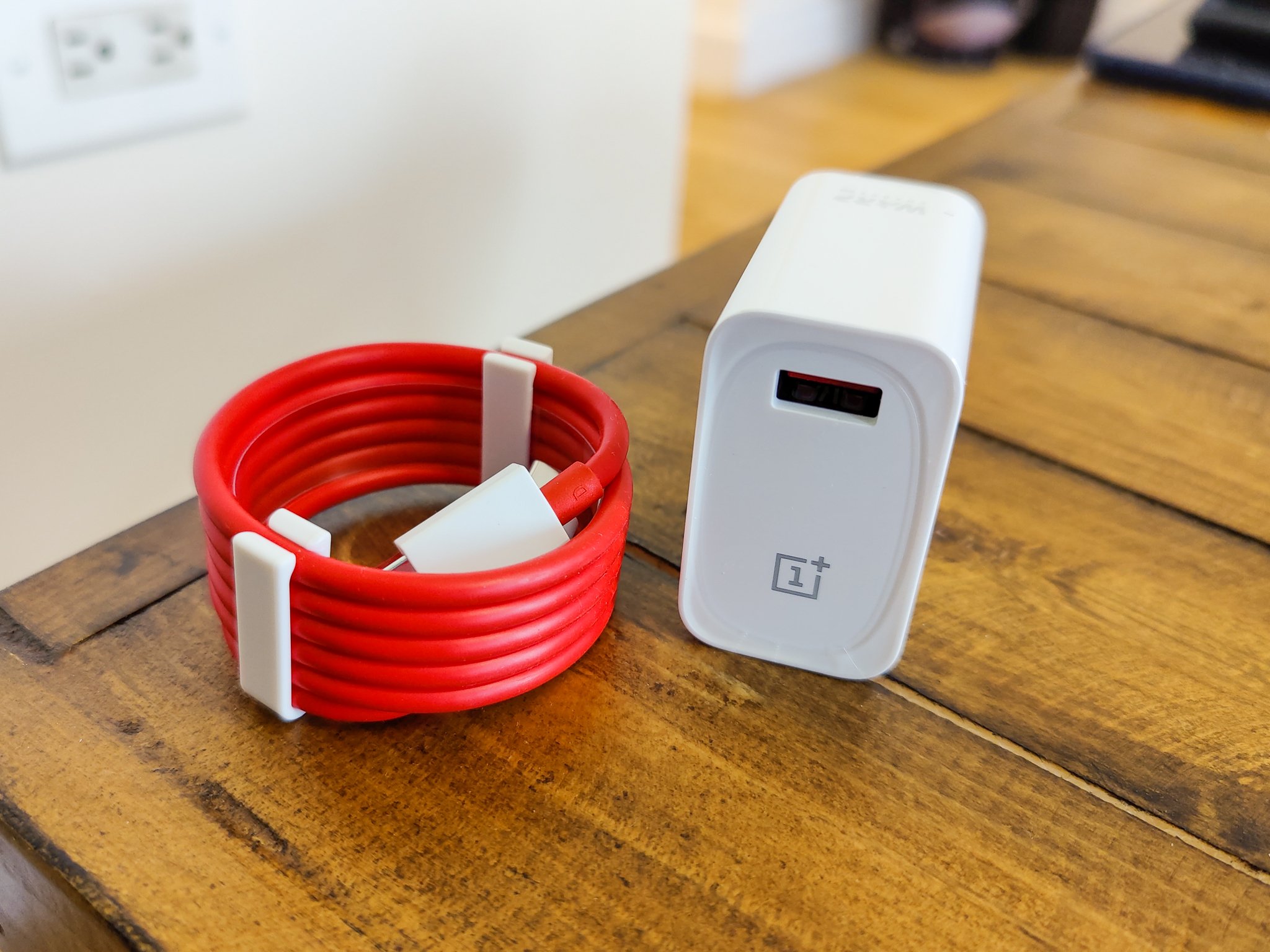 OnePlus Warp Charge charger