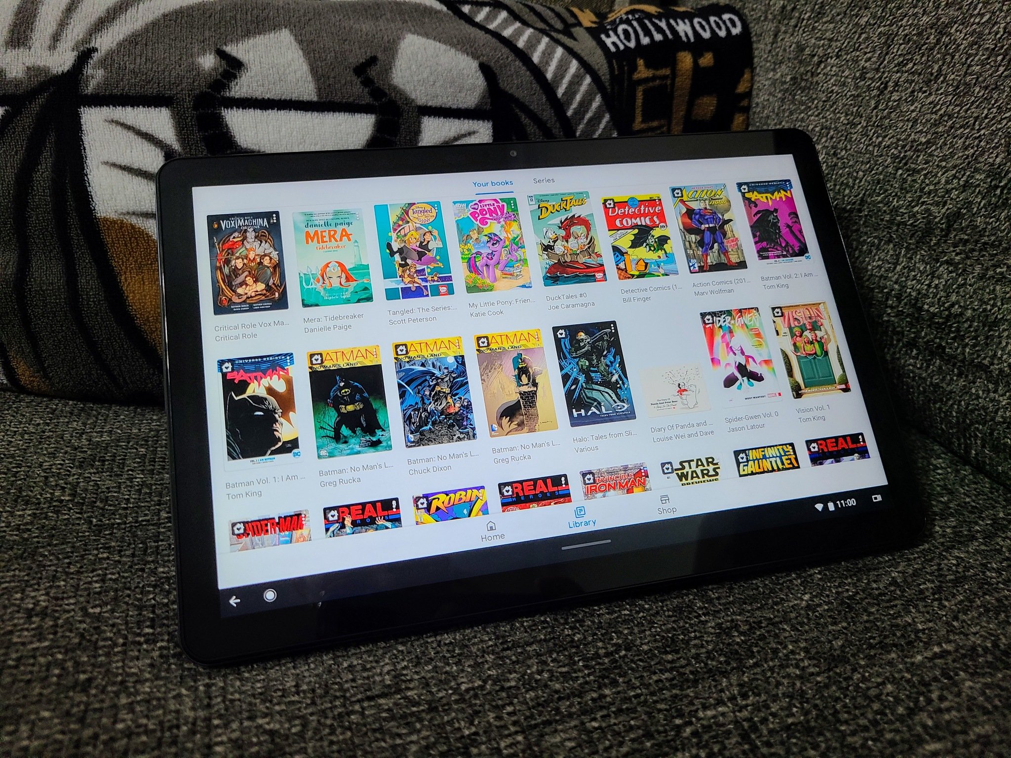 Lenovo Chromebook Duet is great for comics!