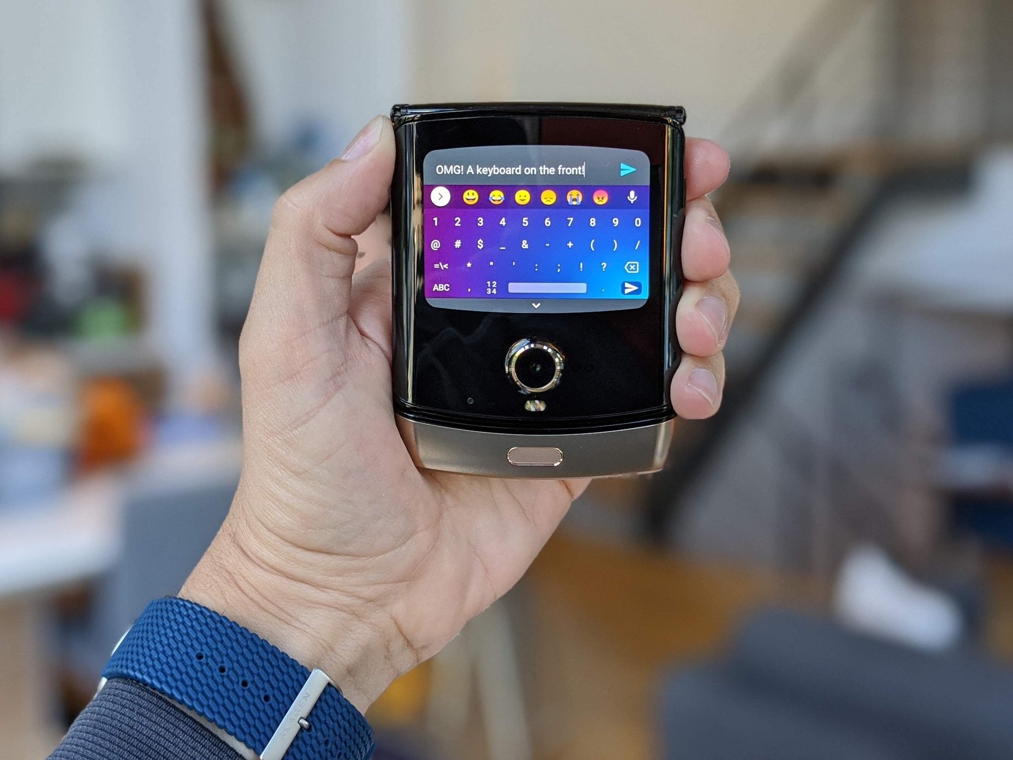 Live photos of the Motorola RAZR 2020 spotted showcasing design
