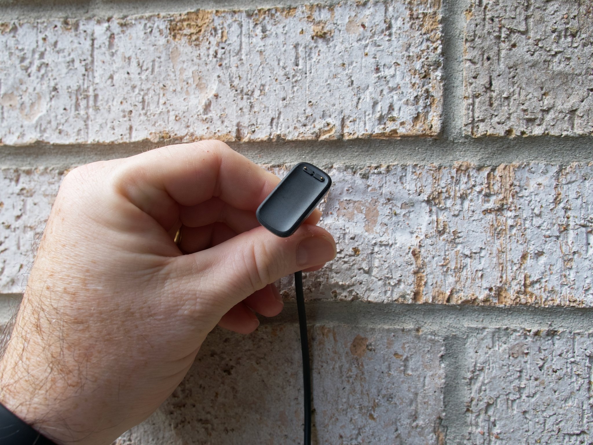 Fitbit Luxe Charger 1