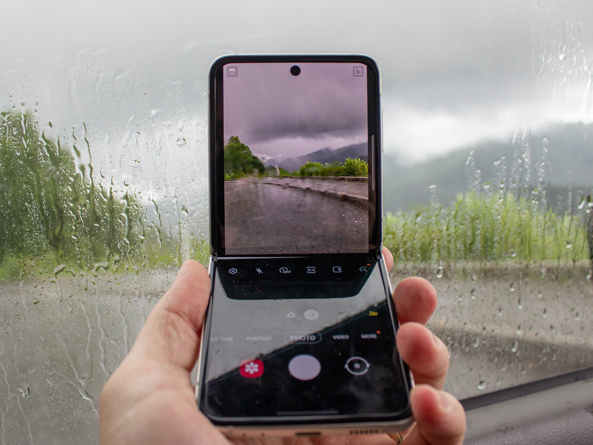 Samsung Galaxy Z Flip 3 Camera Flex Rain