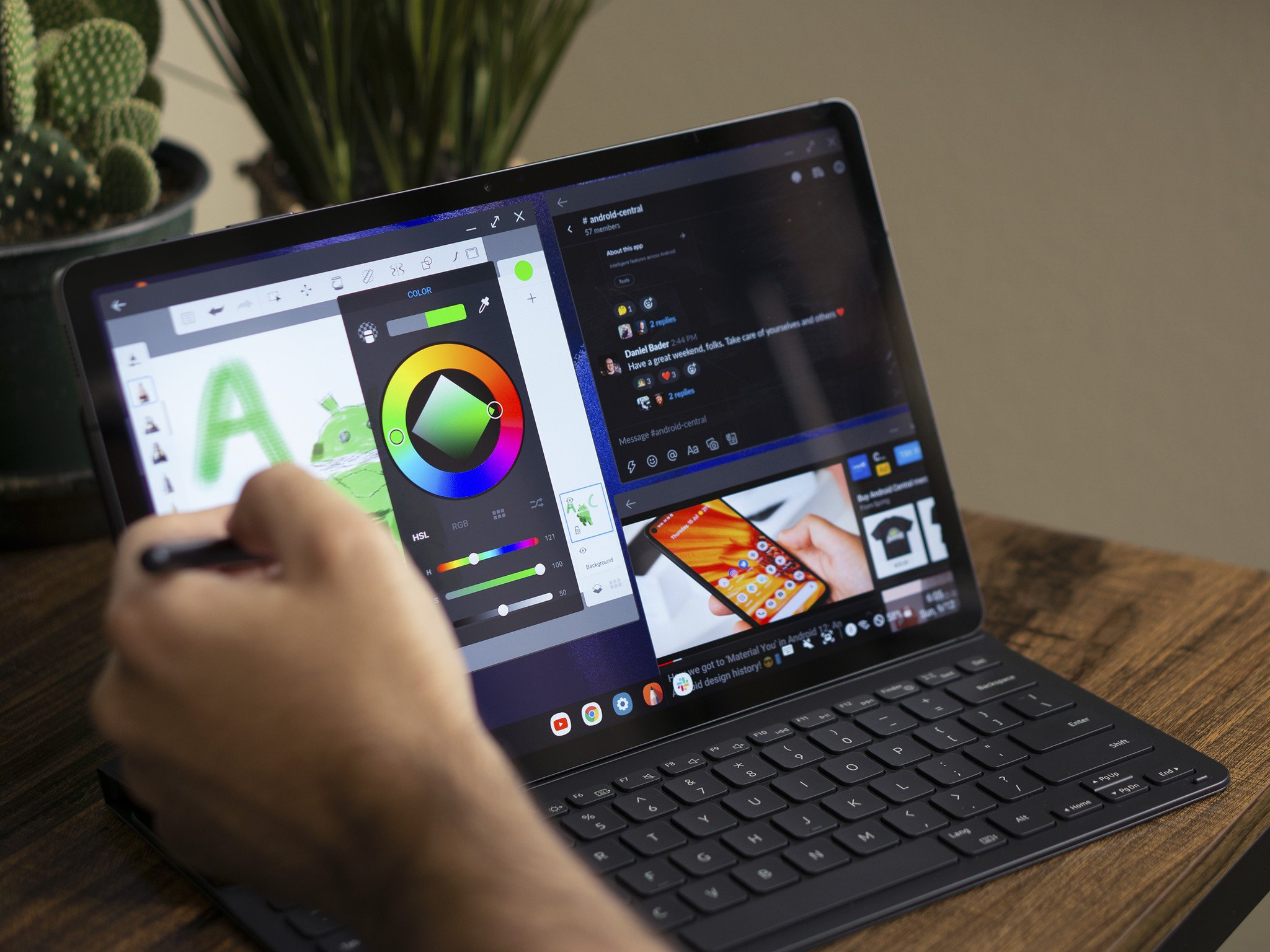 Photo of the Samsung Galaxy Tab S7 FE in DeX mode with multiple windows
