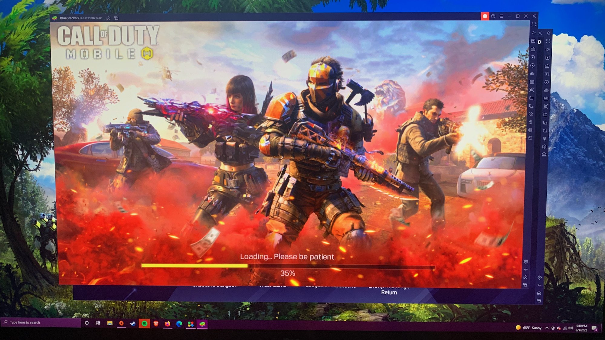 Bluestacks: Call Of Duty loading screen asking to be patient.