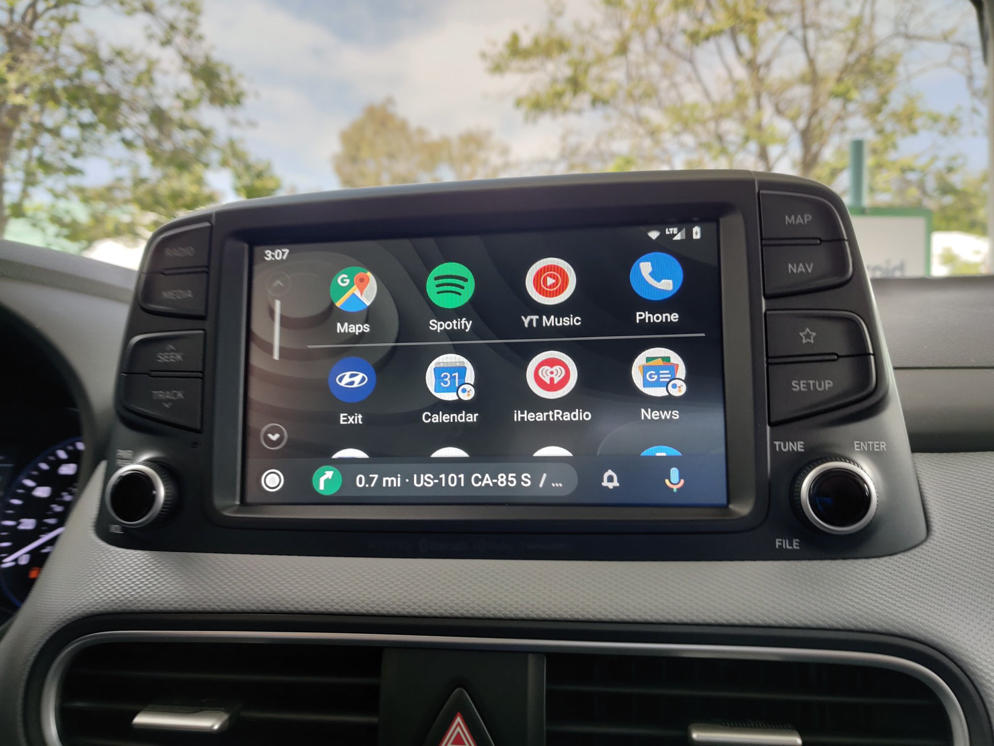 https://www.androidcentral.com/sites/androidcentral.com/files/styles/large_wm_brw/public/field/image/2019/05/new-android-auto7-u5vz.jpg?itok=fs2VNPC2