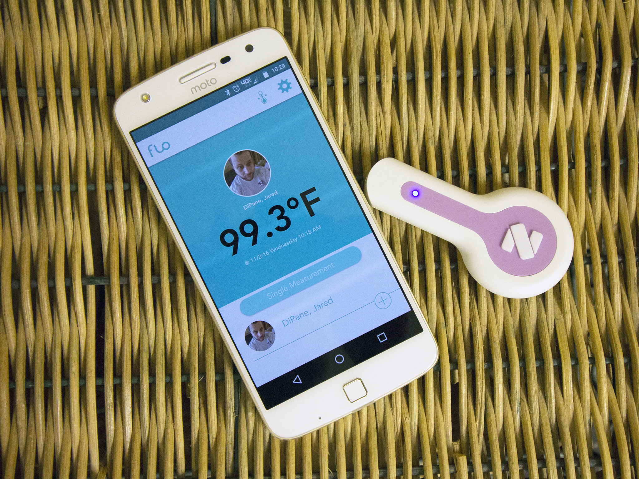 Flo Smart Thermometer with phone
