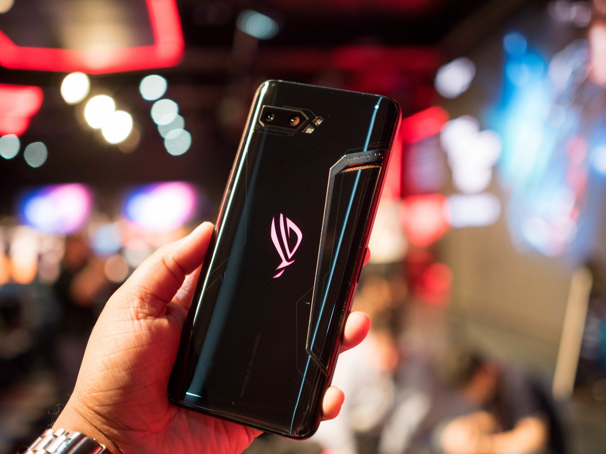 ASUS ROG Phone II now available for purchase in the U.S. for $900 ...