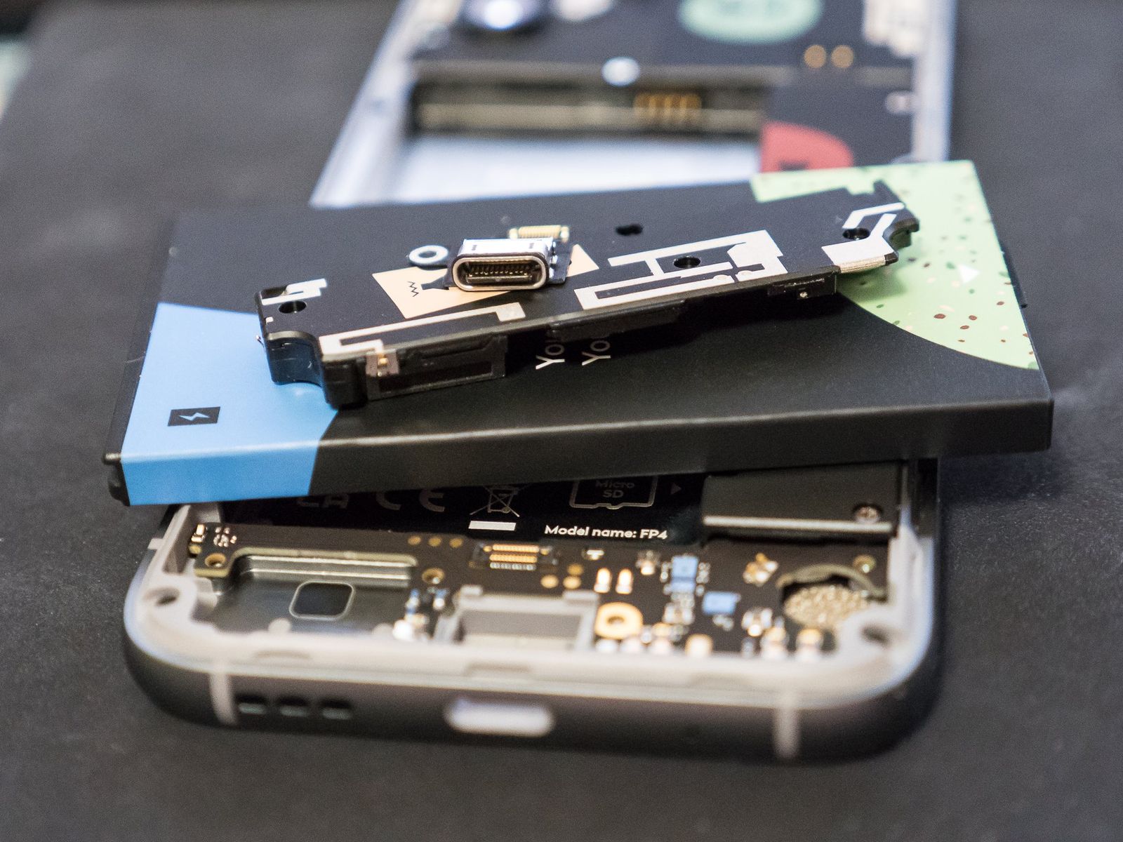 Fairphone 4 Dissassembly