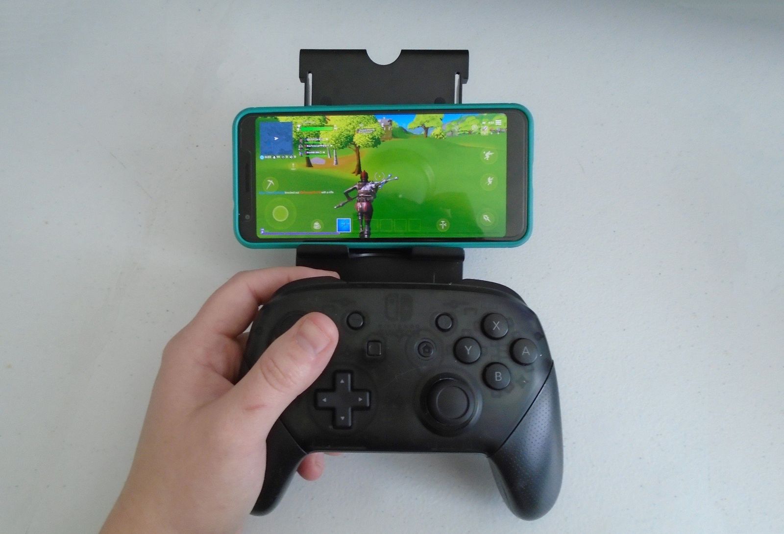 How To Use A Nintendo Switch Pro Controller With An Android Phone