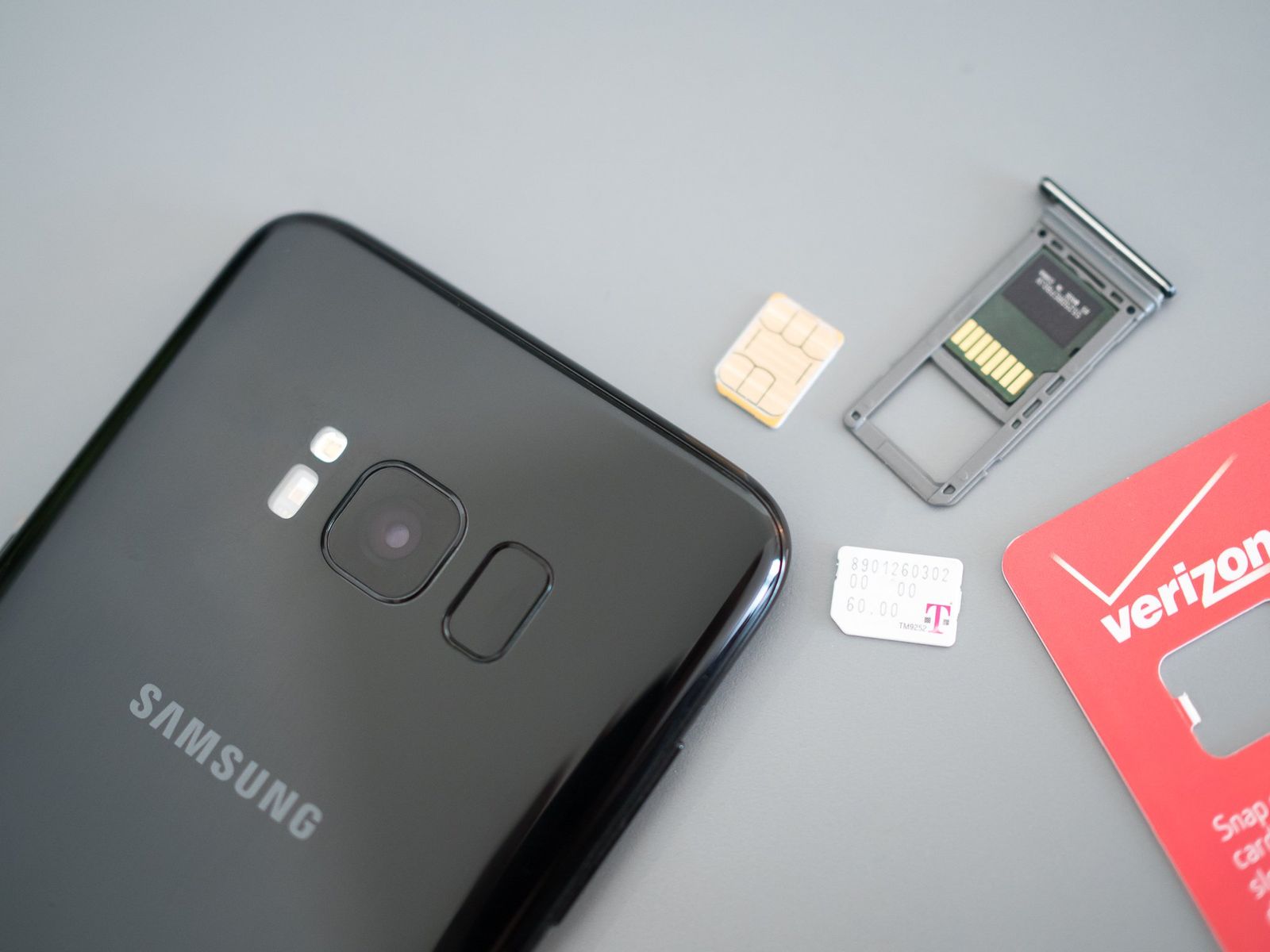 Galaxy S8 with SIM cards
