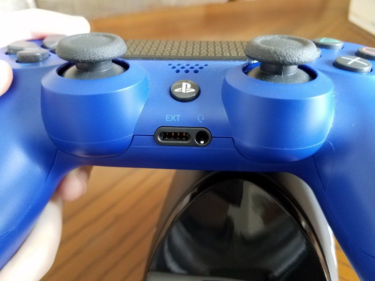 ps4 controller iphone charger