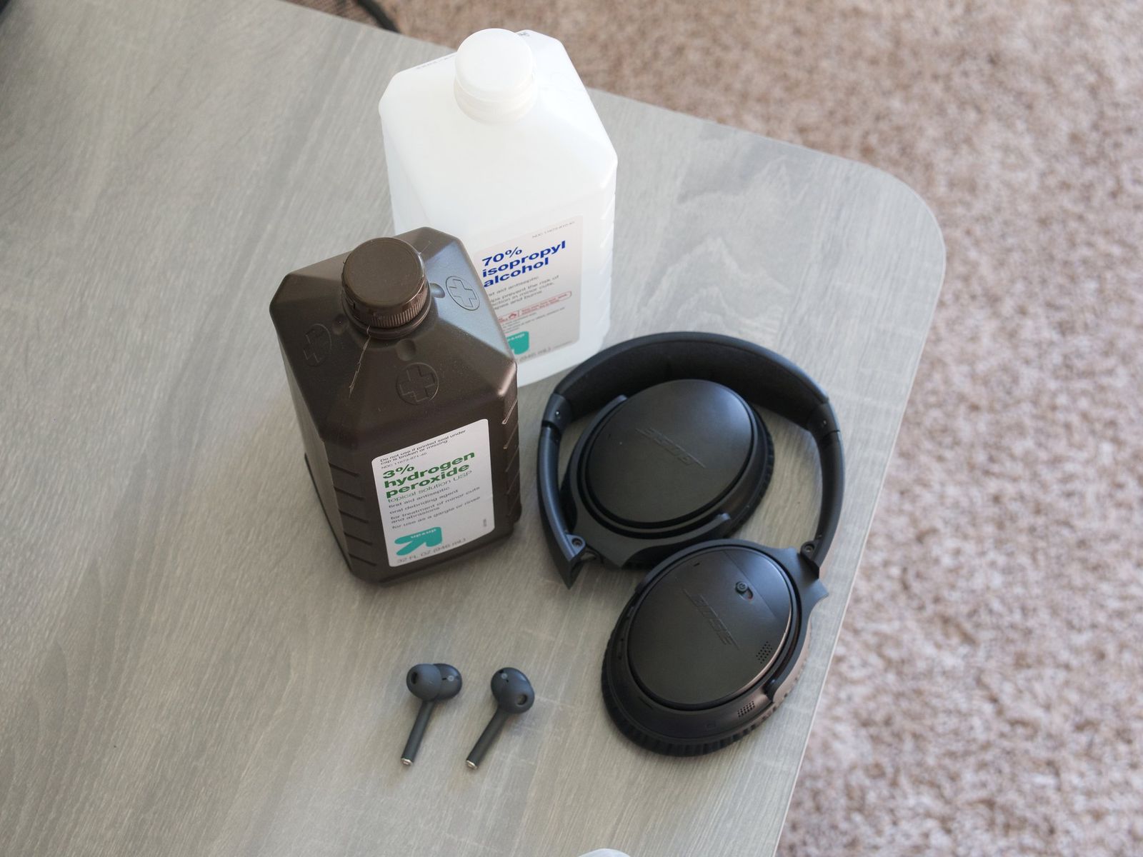 How To Clean Headphones And Earbuds