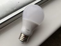 Pair a smart bulb with a SmartThings hub and never look back