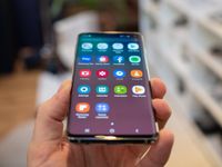 The best wireless charging pads for the Galaxy S10